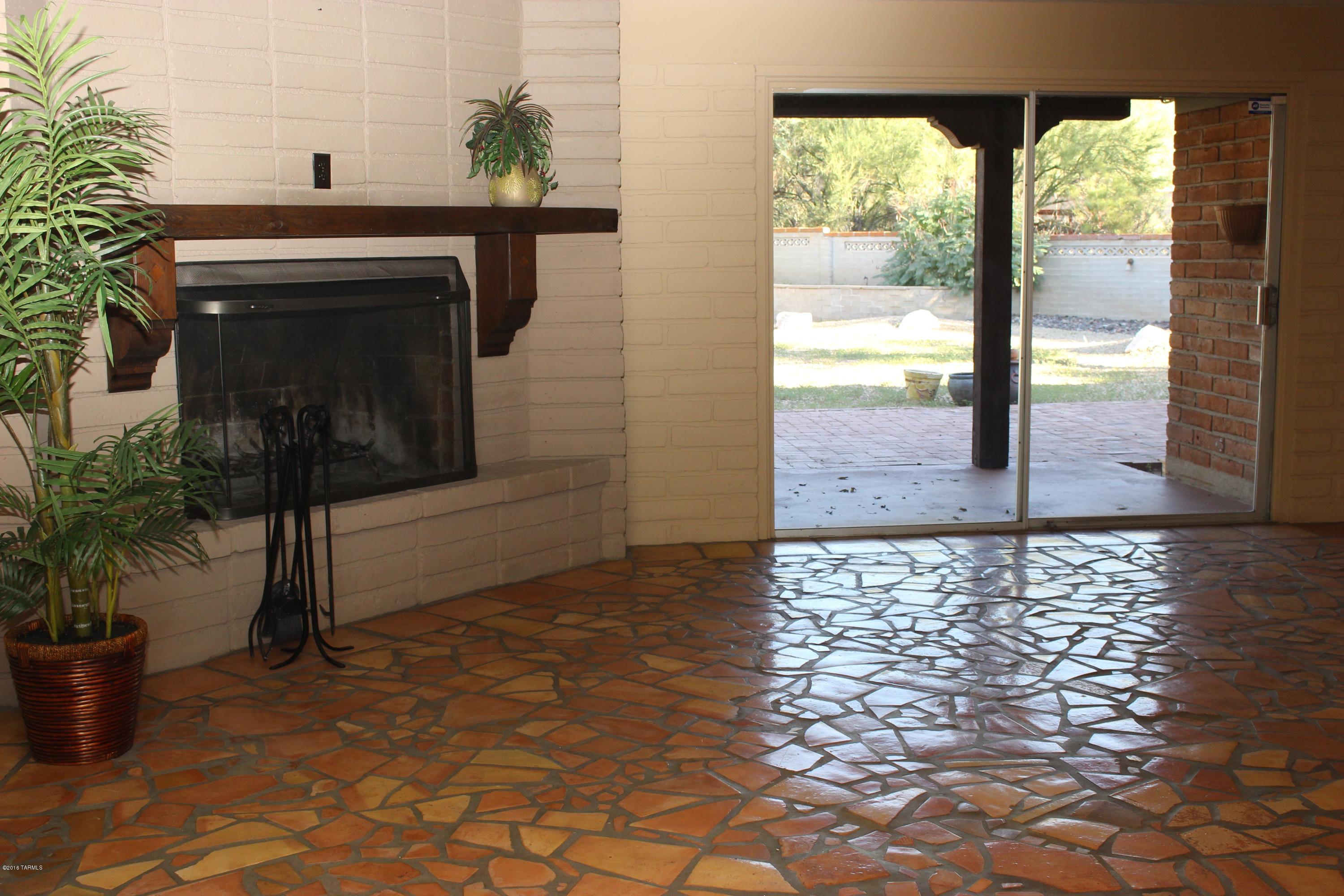 5955 N Camino Esplendora