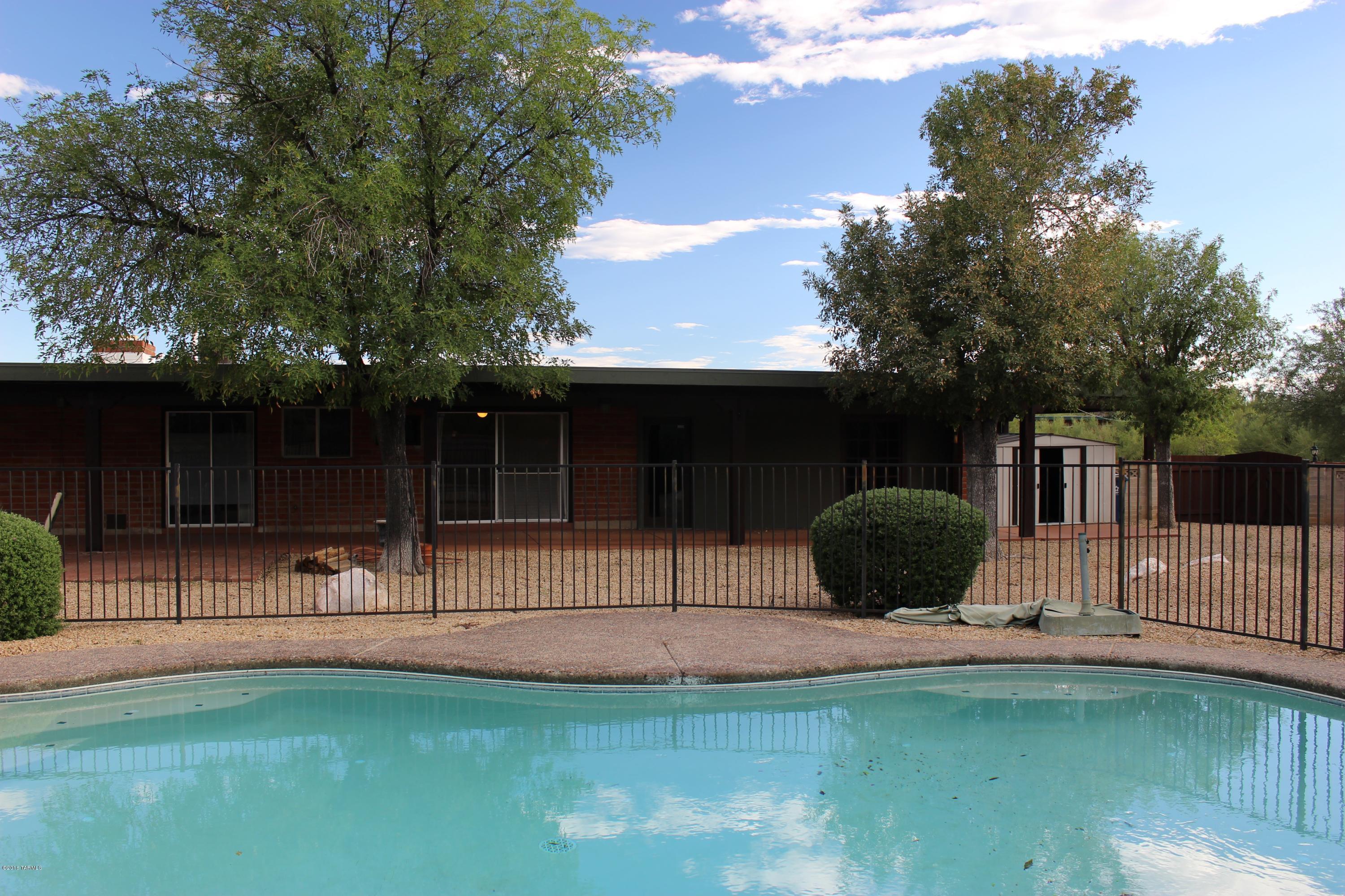 5955 N Camino Esplendora