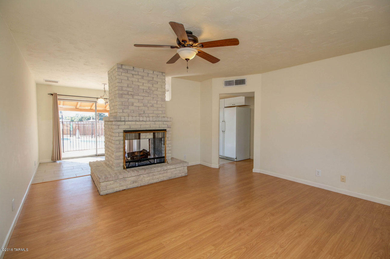240 S Alandale Place