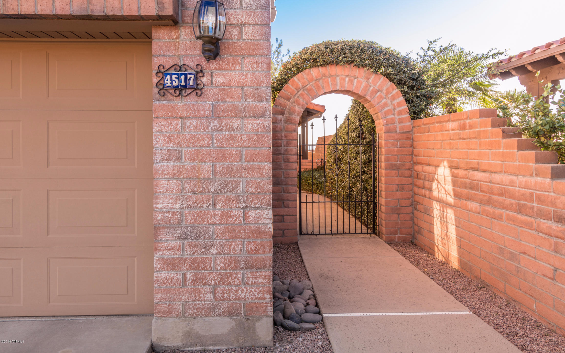 4517 N Arroyo Vacio