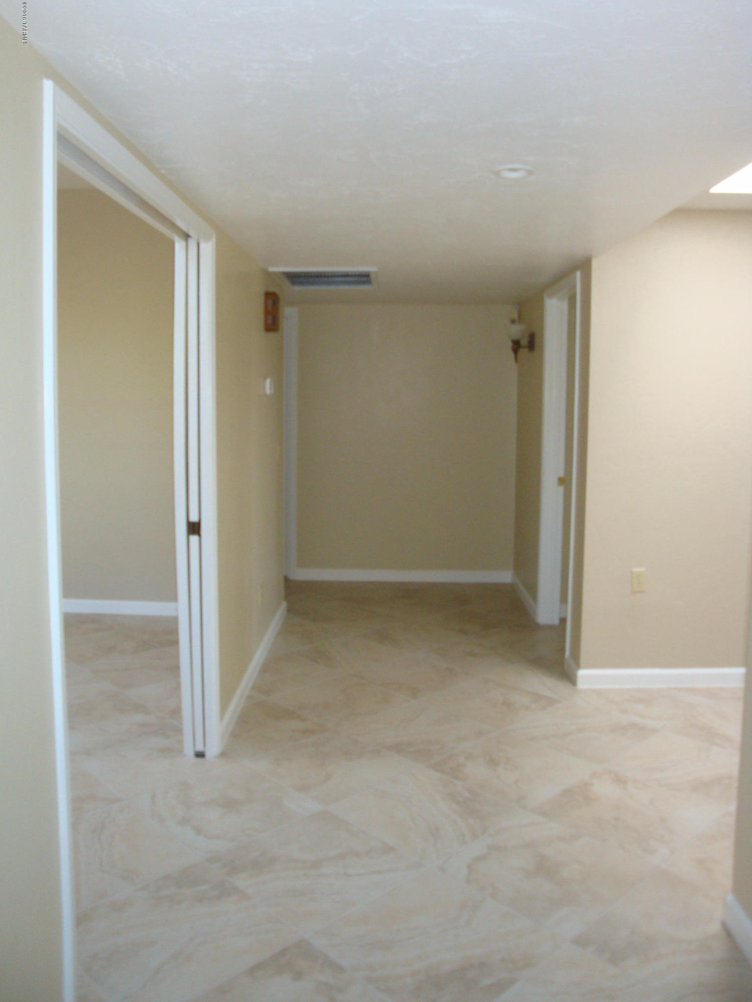 6710 E Loma Del Bribon