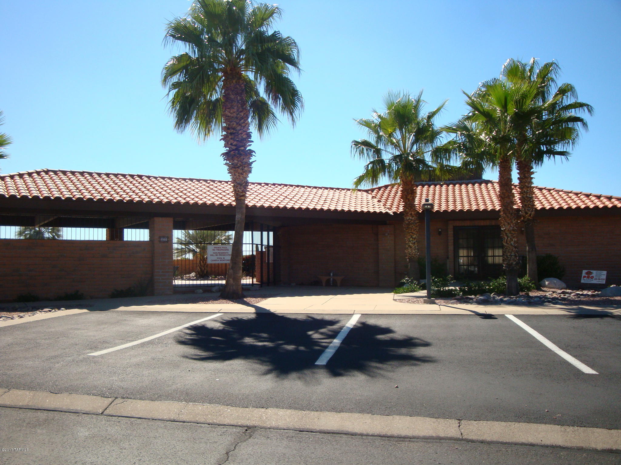 6710 E Loma Del Bribon