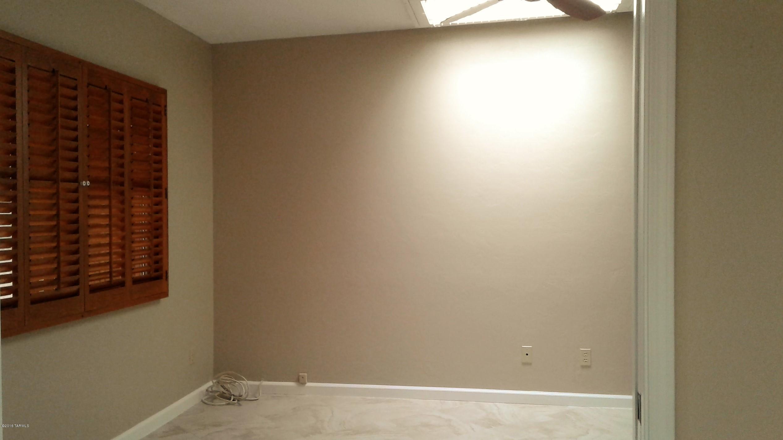 6710 E Loma Del Bribon