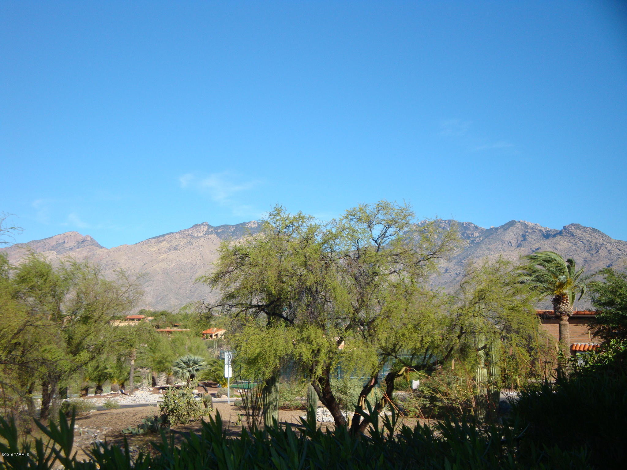 6710 E Loma Del Bribon