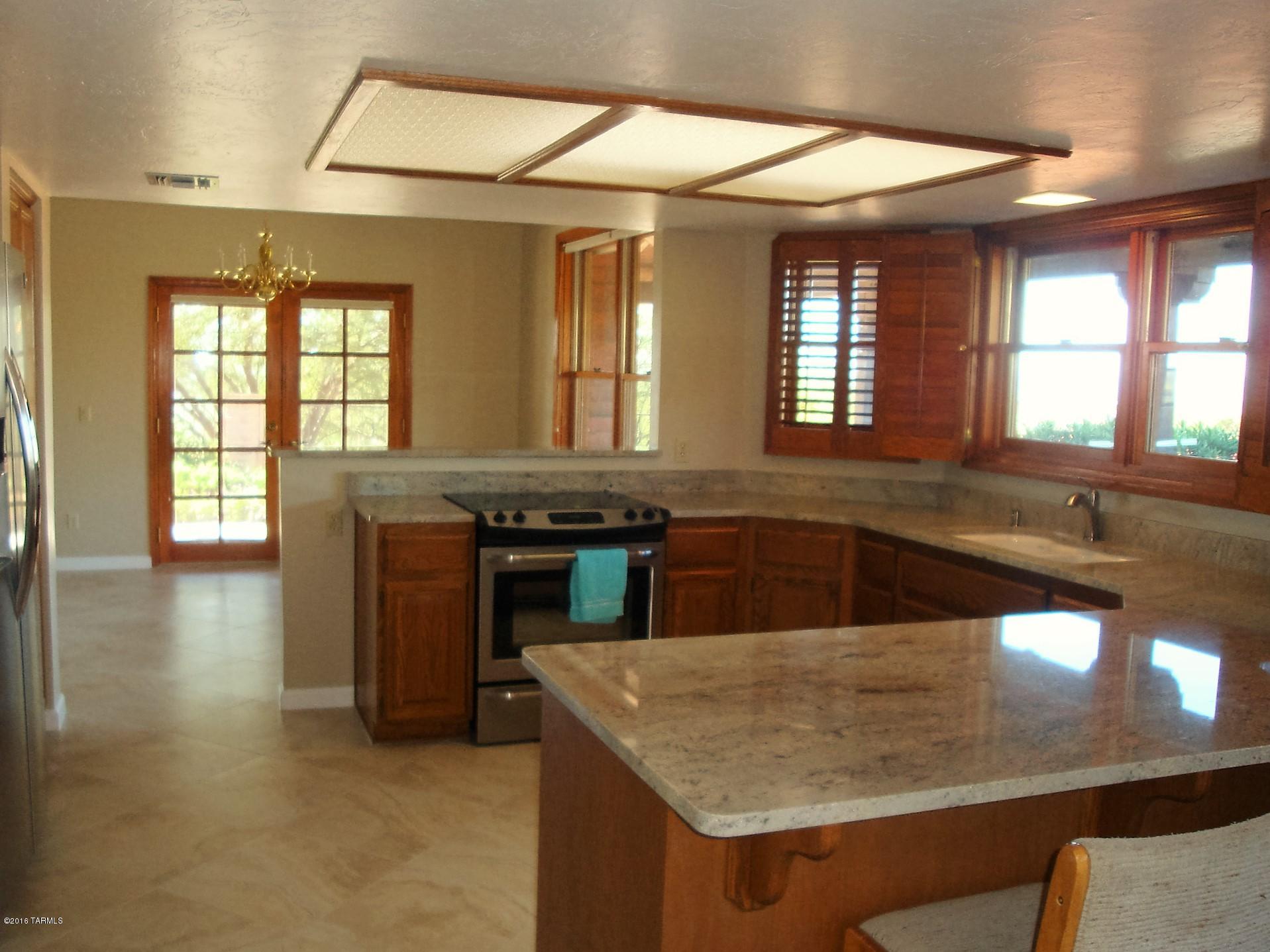 6710 E Loma Del Bribon