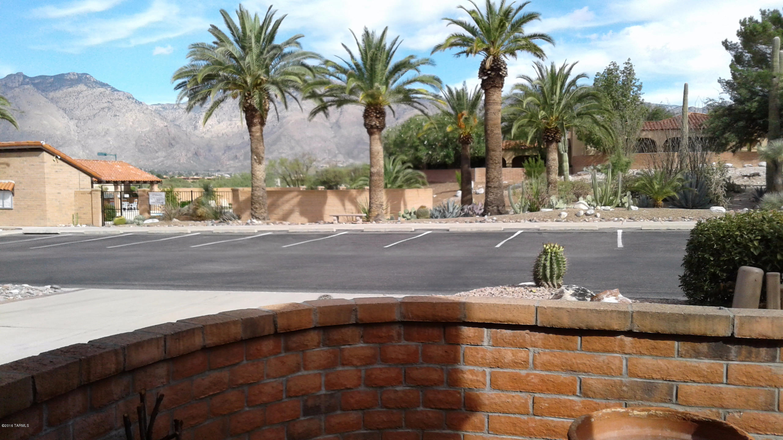 6710 E Loma Del Bribon