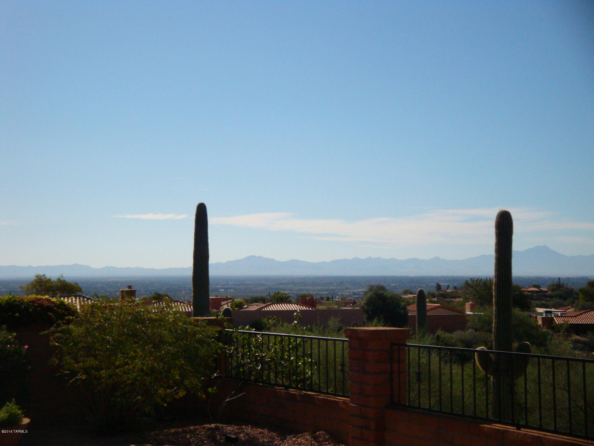 6710 E Loma Del Bribon