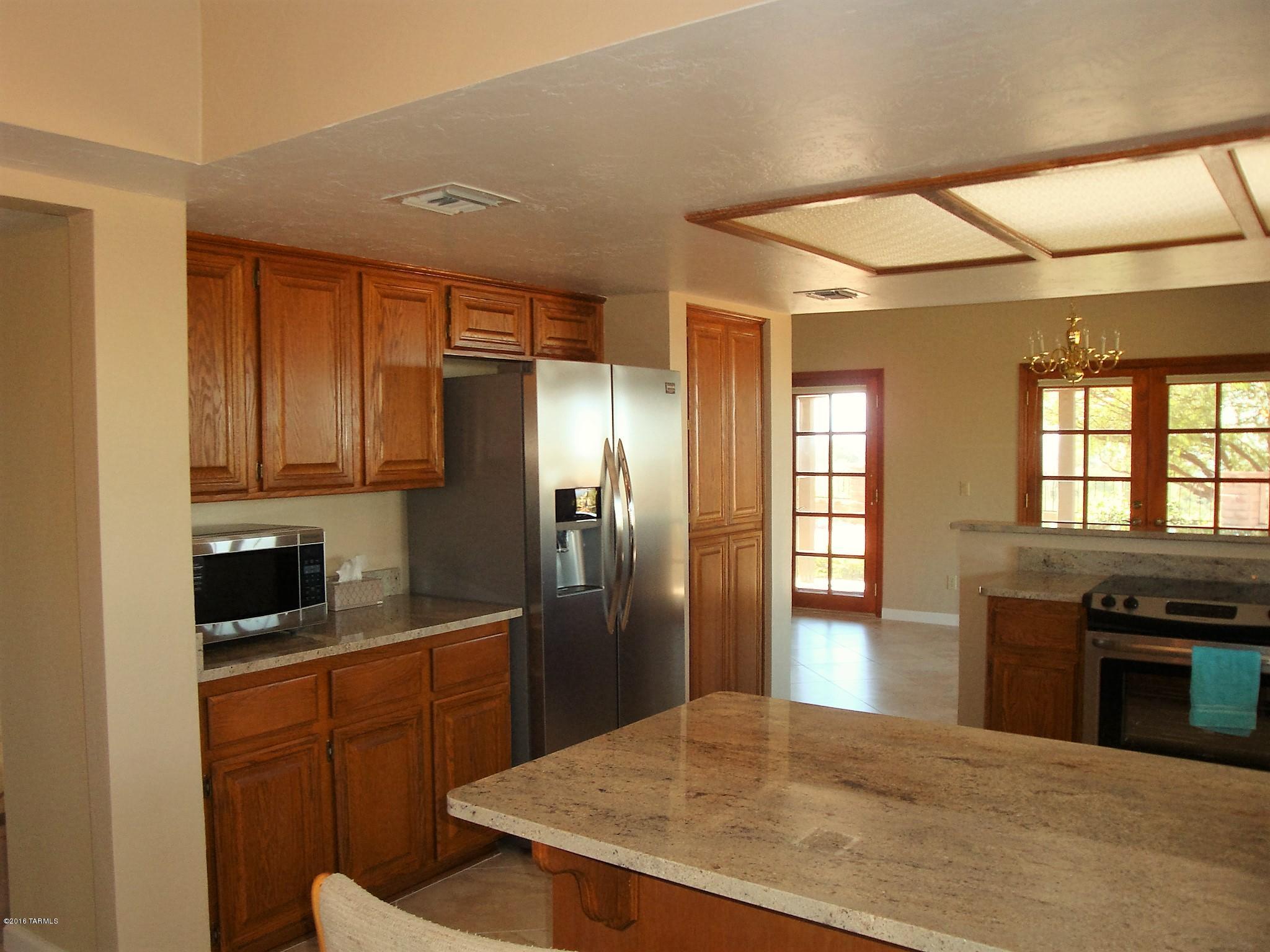 6710 E Loma Del Bribon