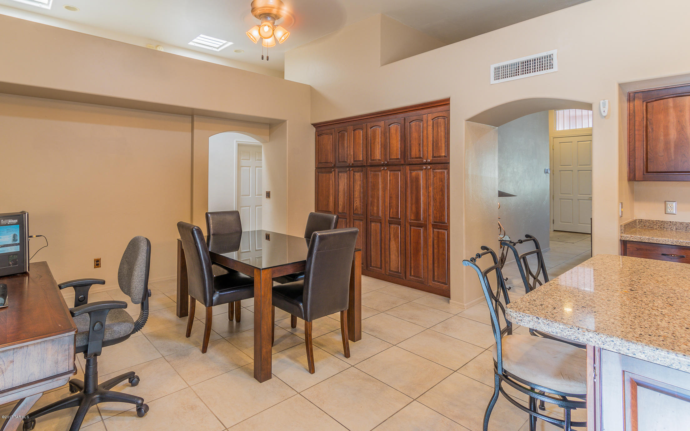 7232 E Camino Bacelar