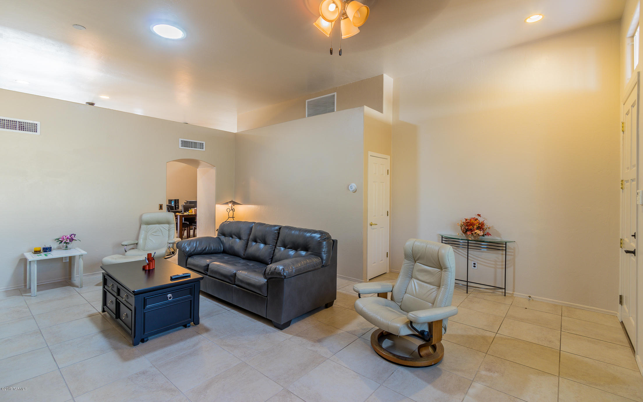 7232 E Camino Bacelar