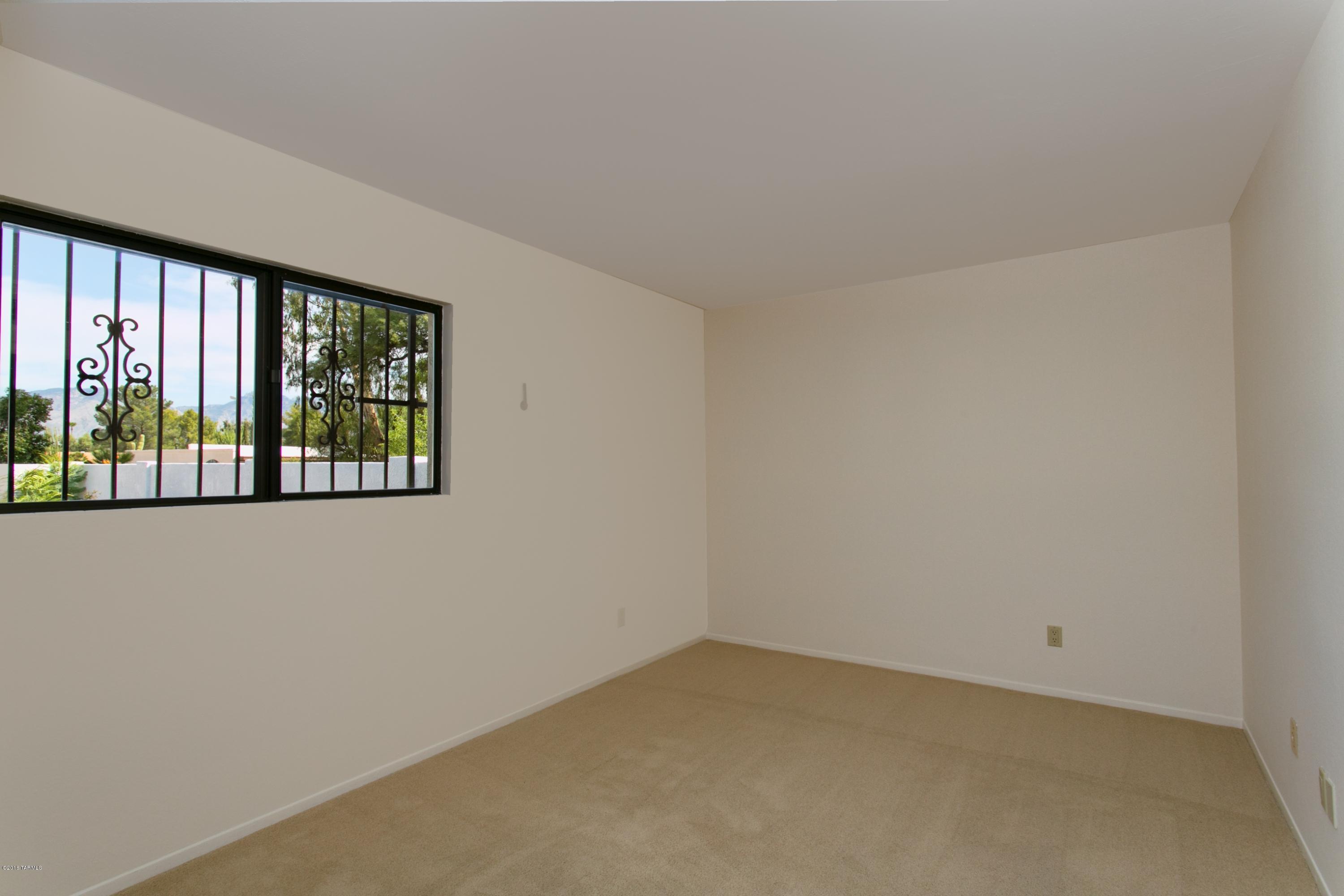 7029 E Calle Cerca