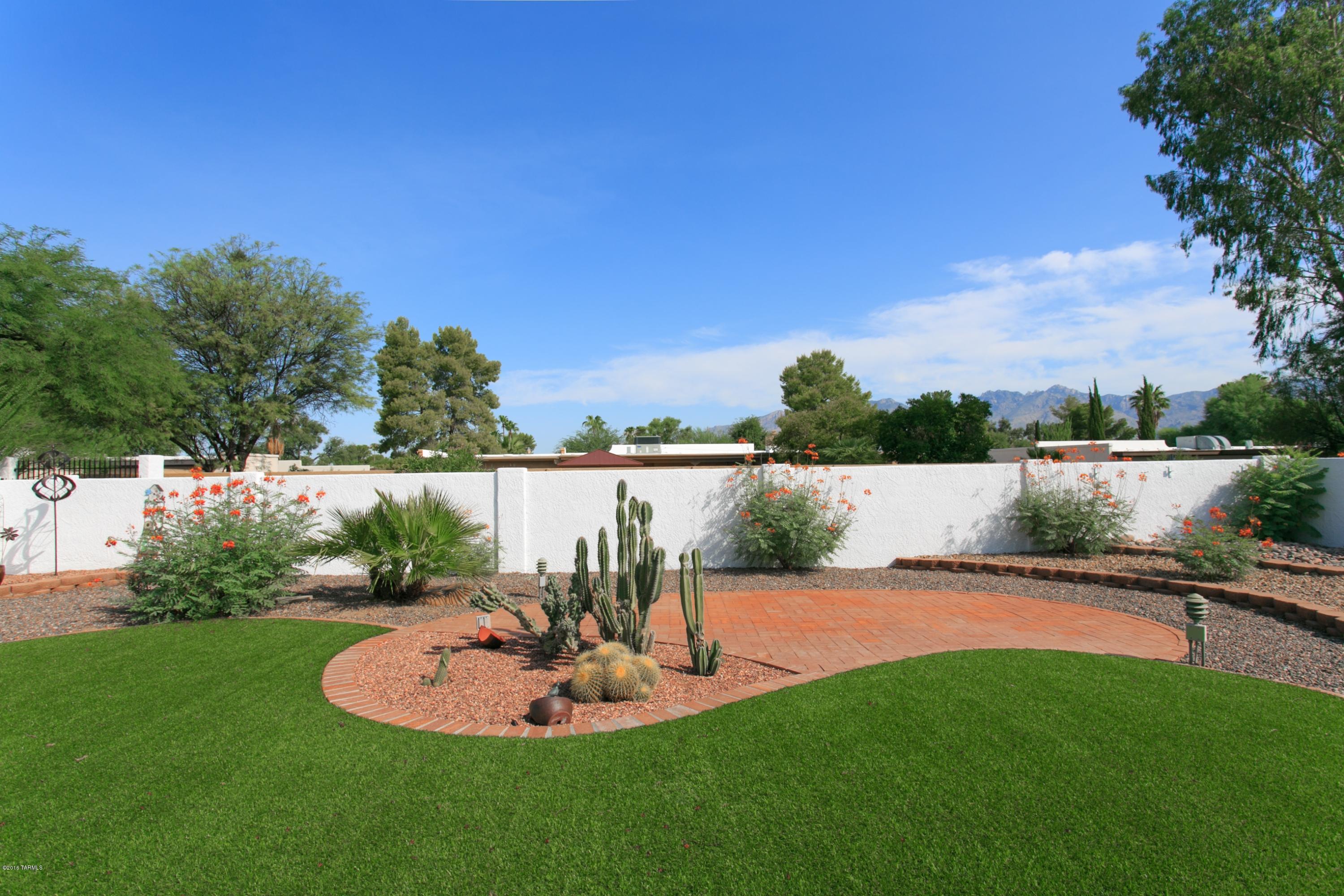 7029 E Calle Cerca