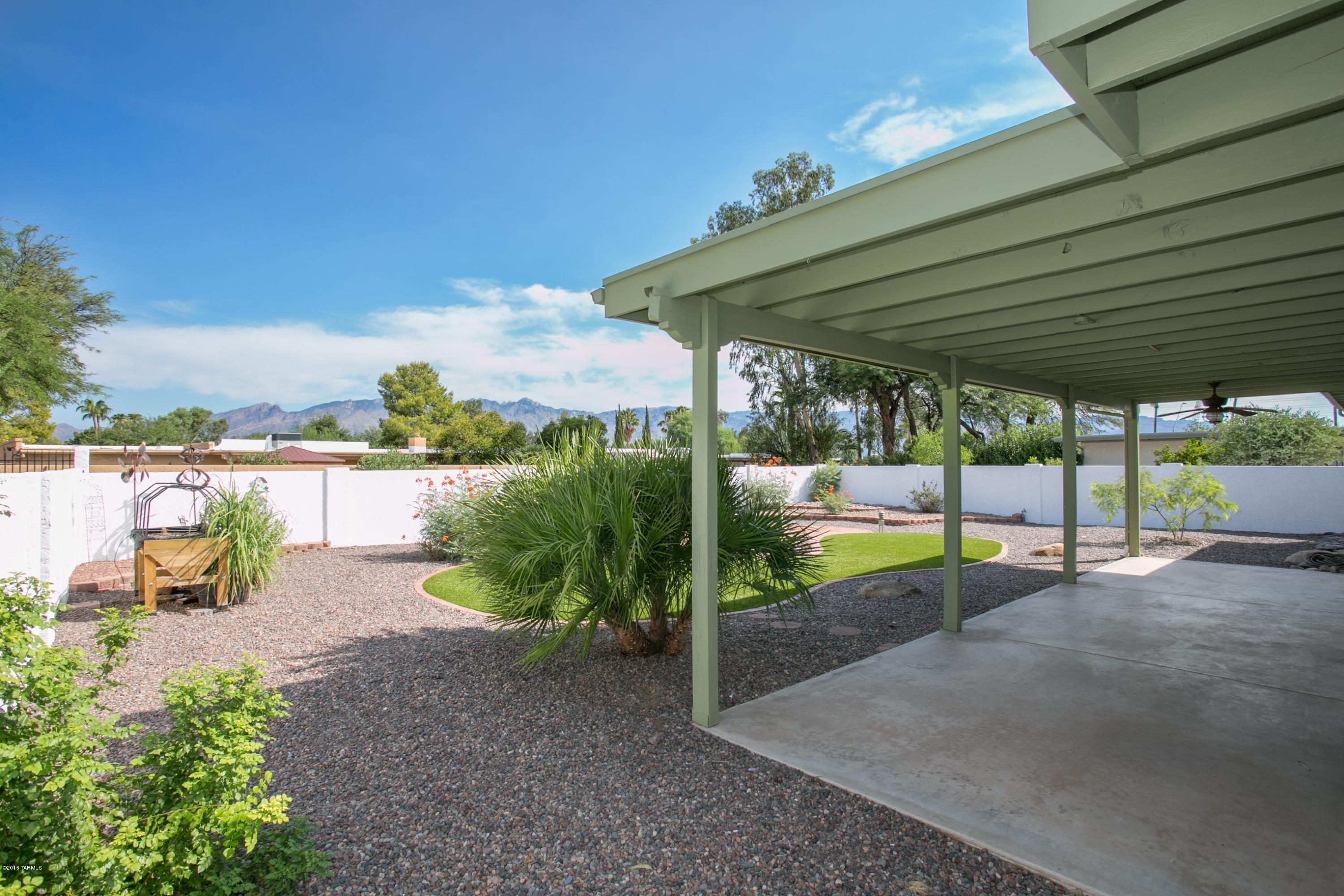 7029 E Calle Cerca