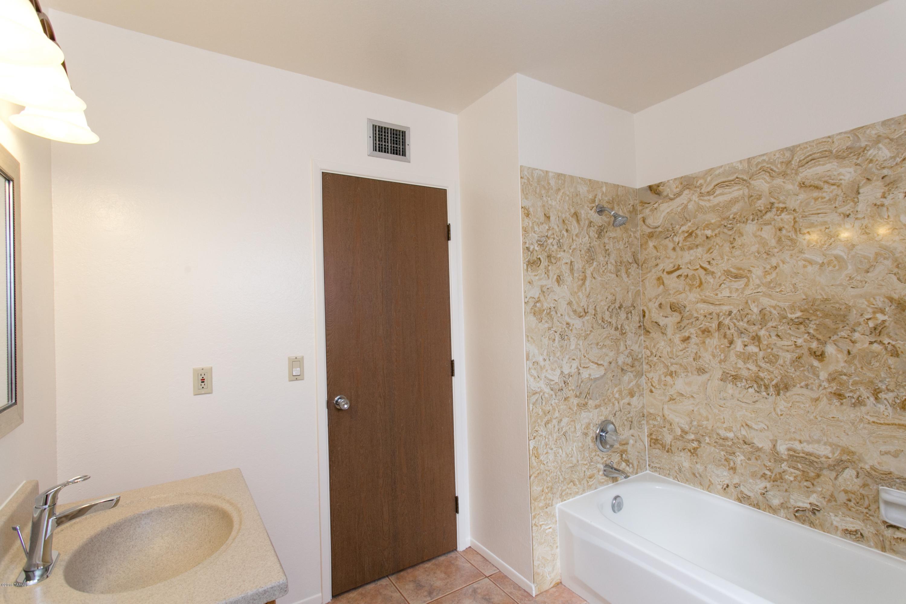 7029 E Calle Cerca