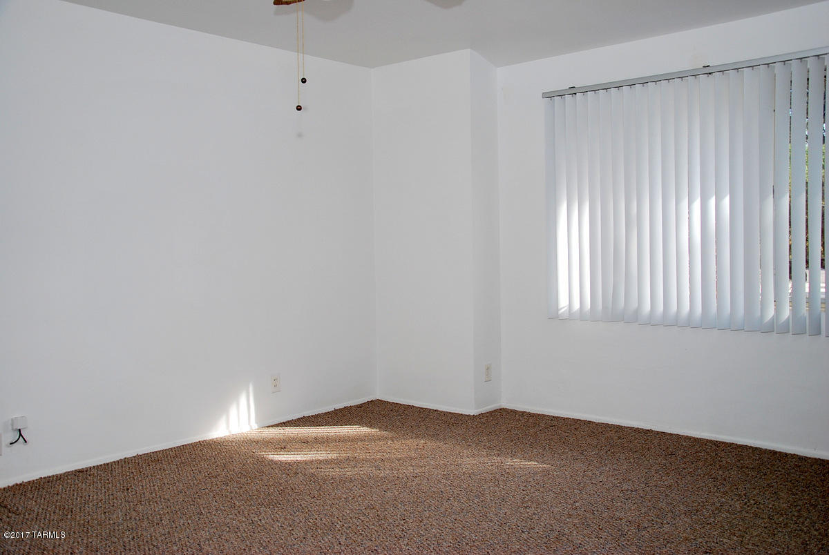 109 N Camino Espanol