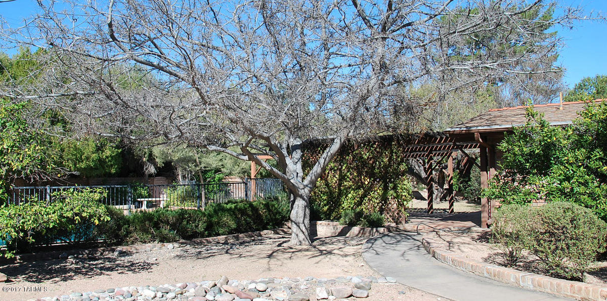 109 N Camino Espanol