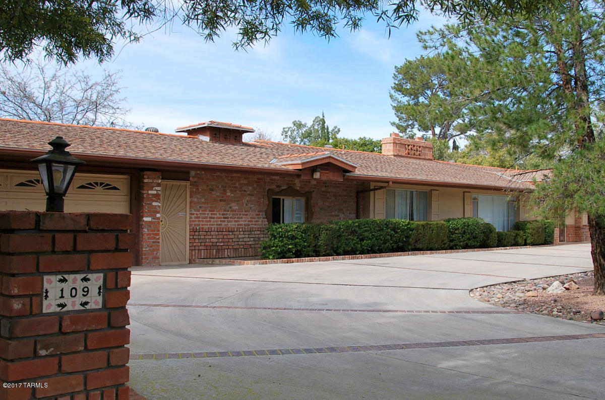 109 N Camino Espanol