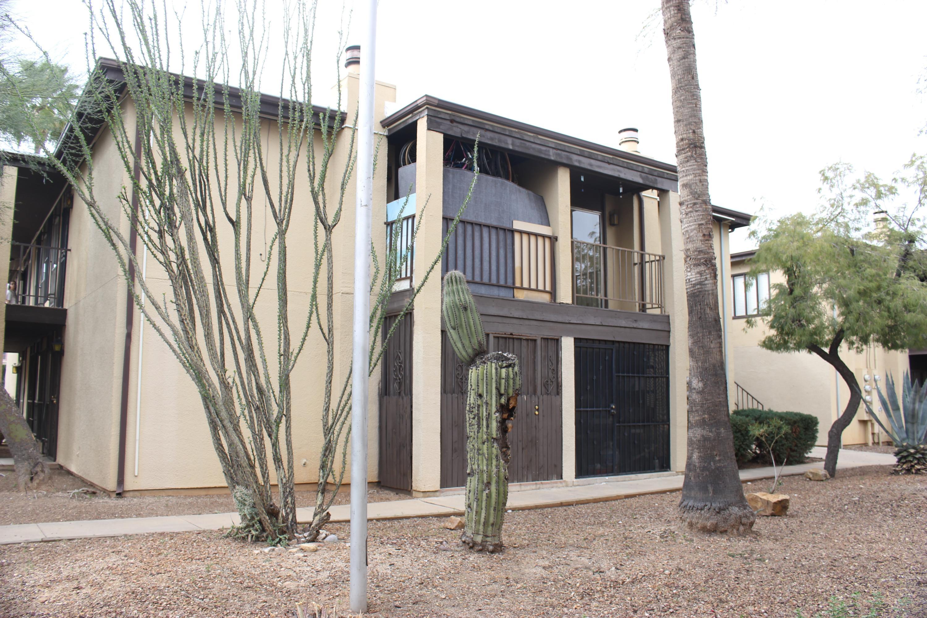 1620 N Wilmot Road Unit: Q400