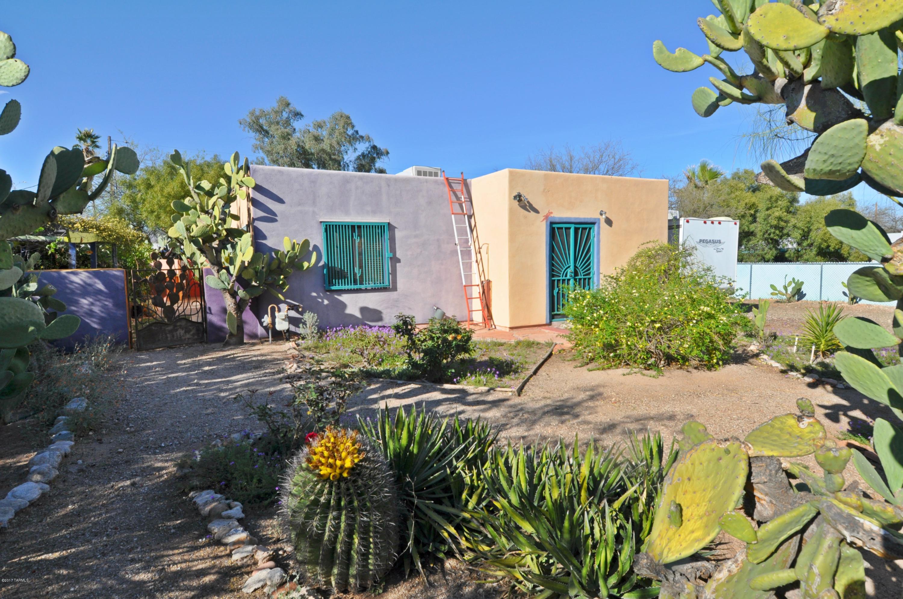 2622 E Edison Street