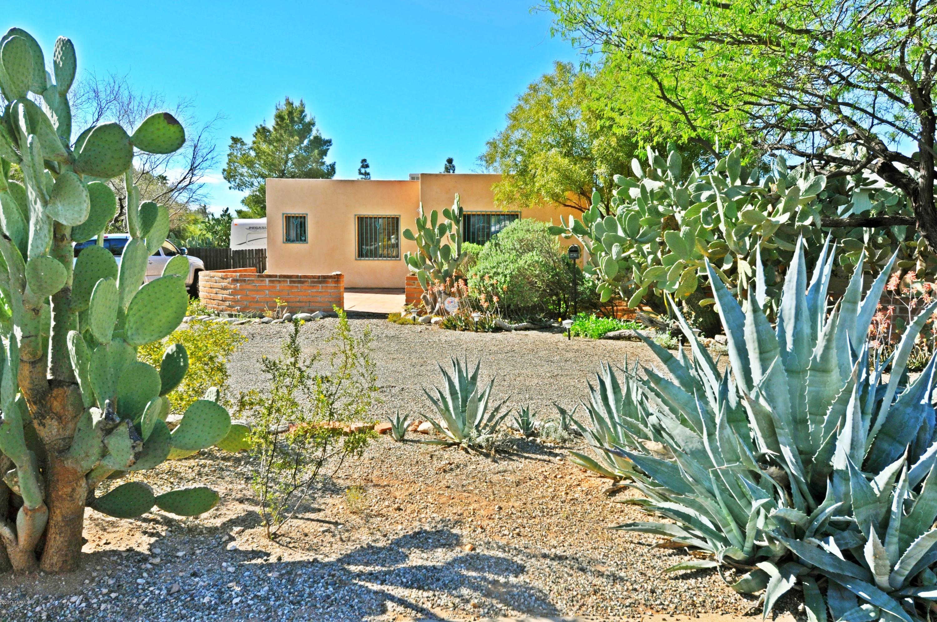 2622 E Edison Street