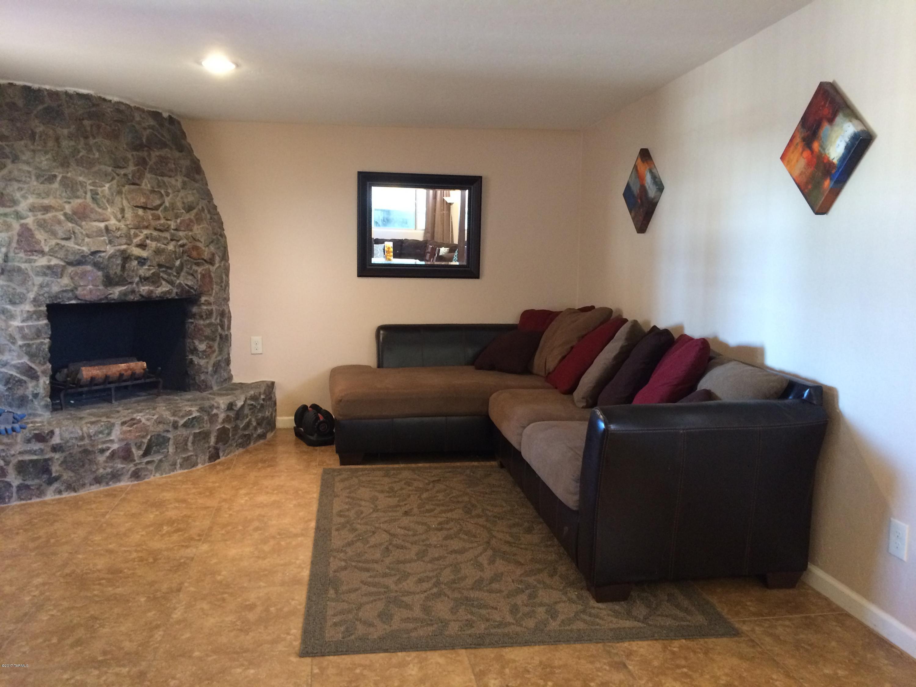 720 S Tudor Place