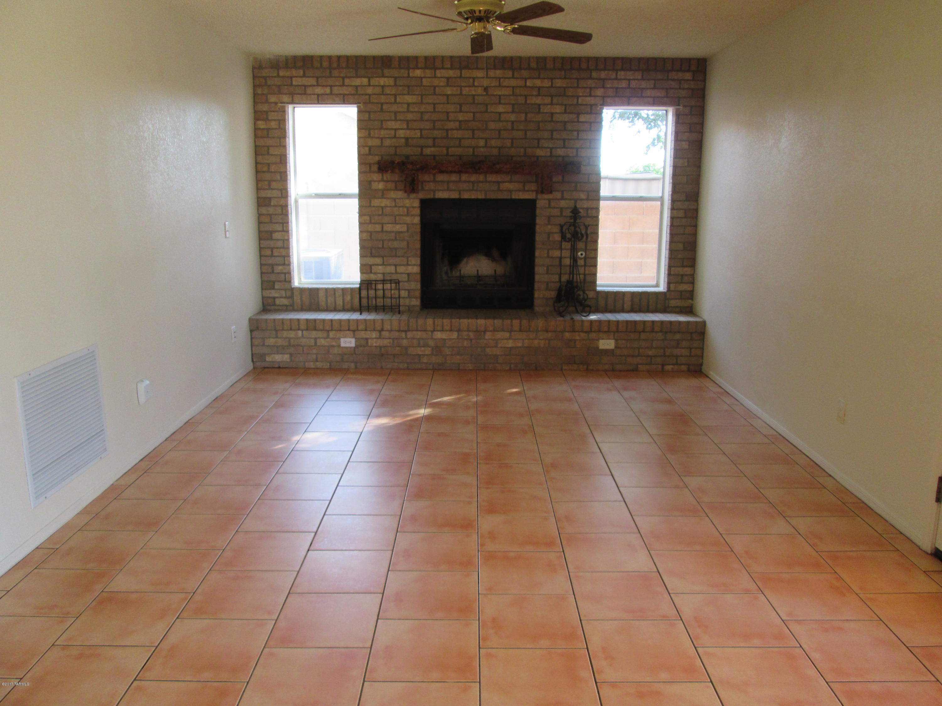 4566 W Lord Redman Loop