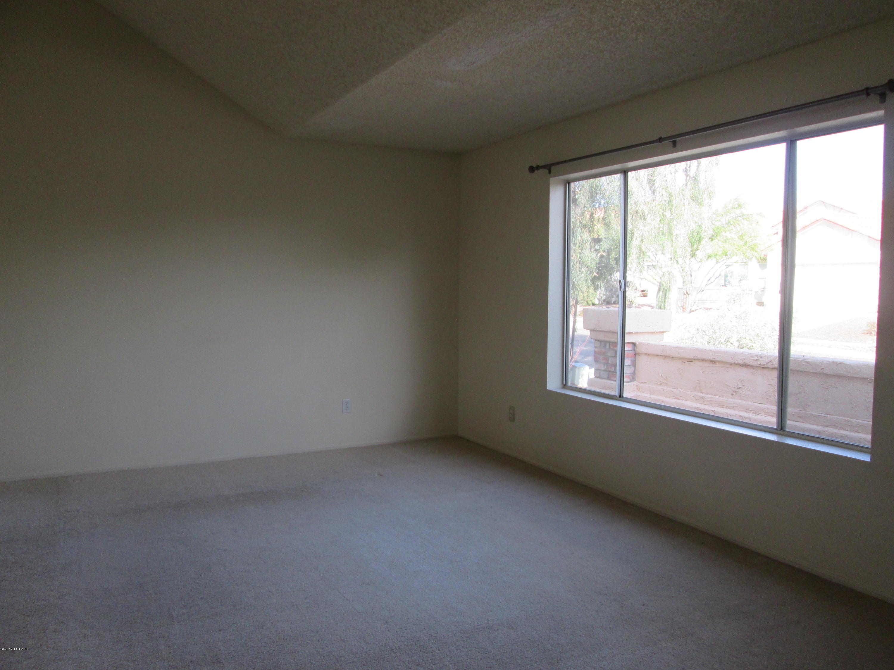 4566 W Lord Redman Loop