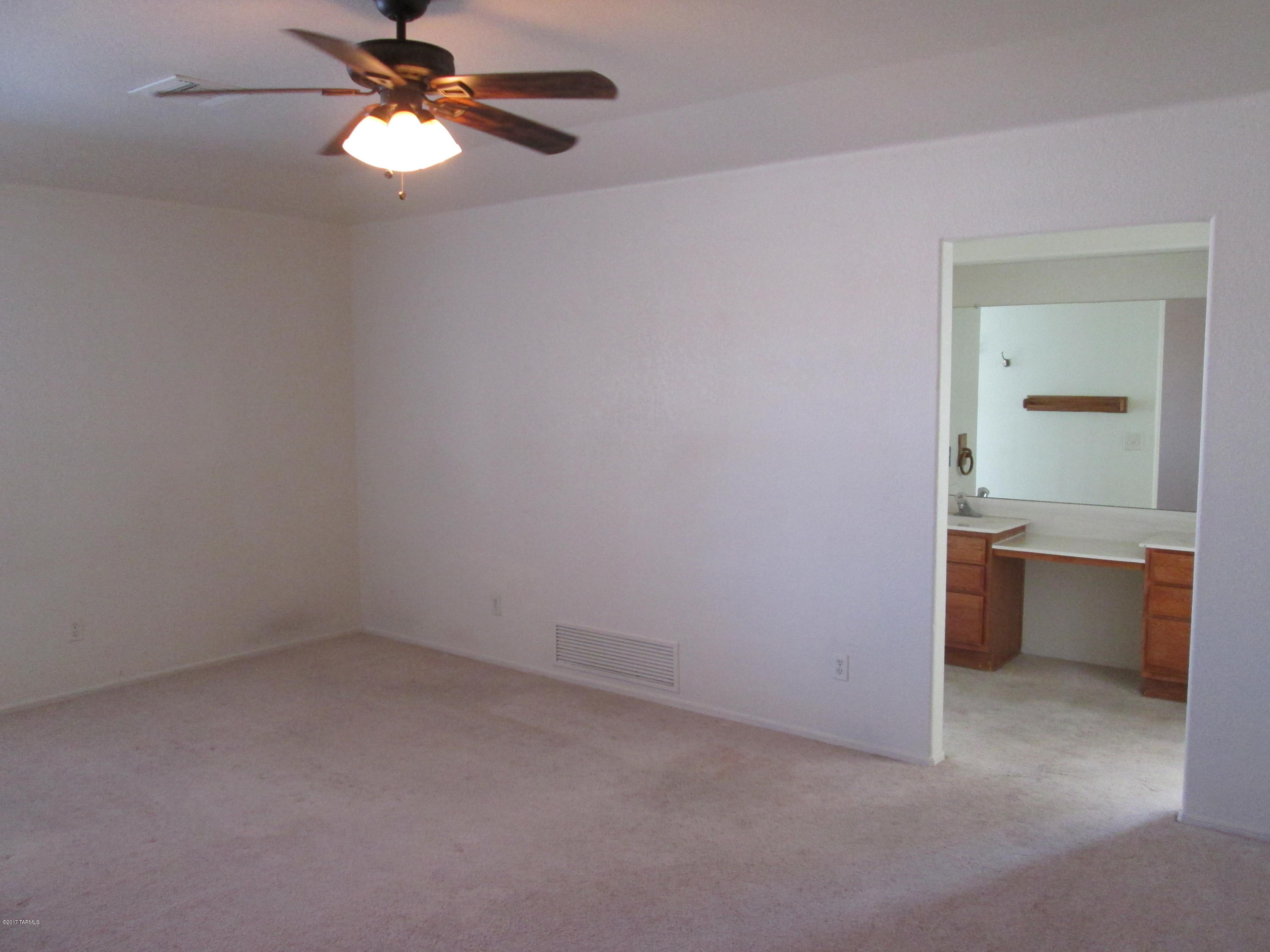 4566 W Lord Redman Loop
