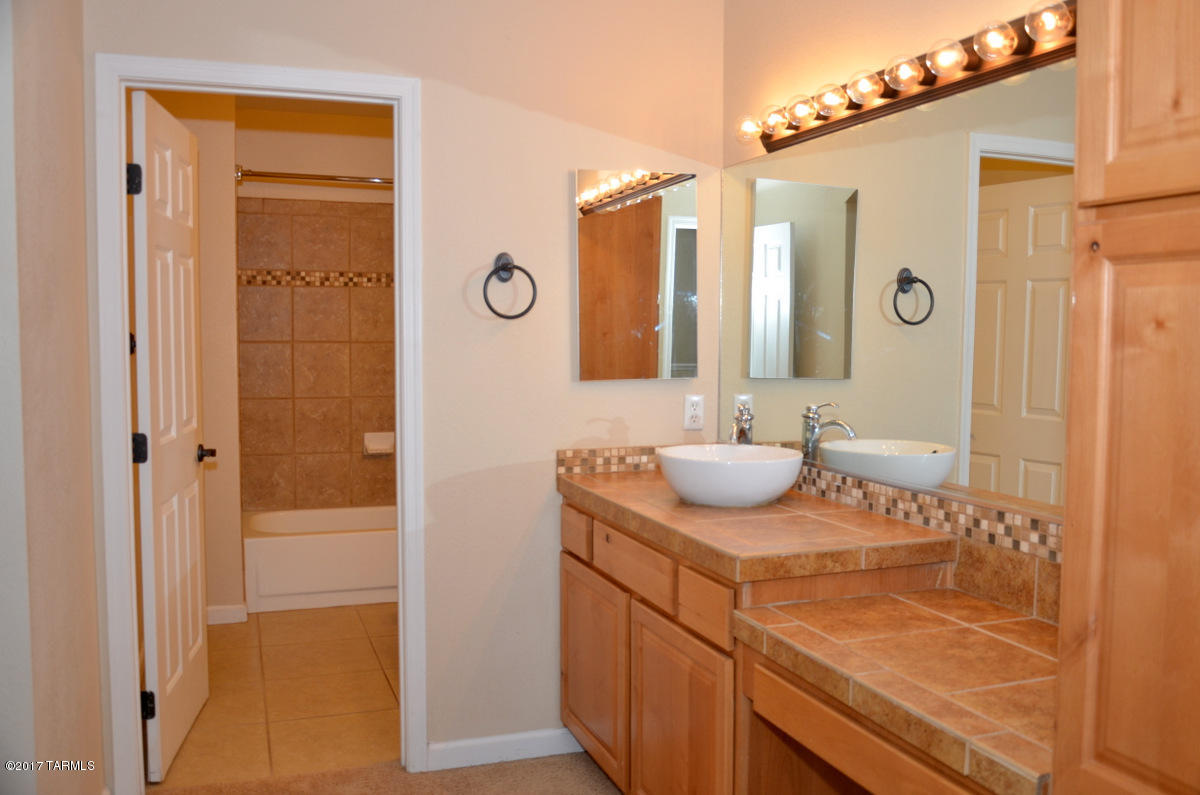 6411 N Tierra de las Catalinas 34