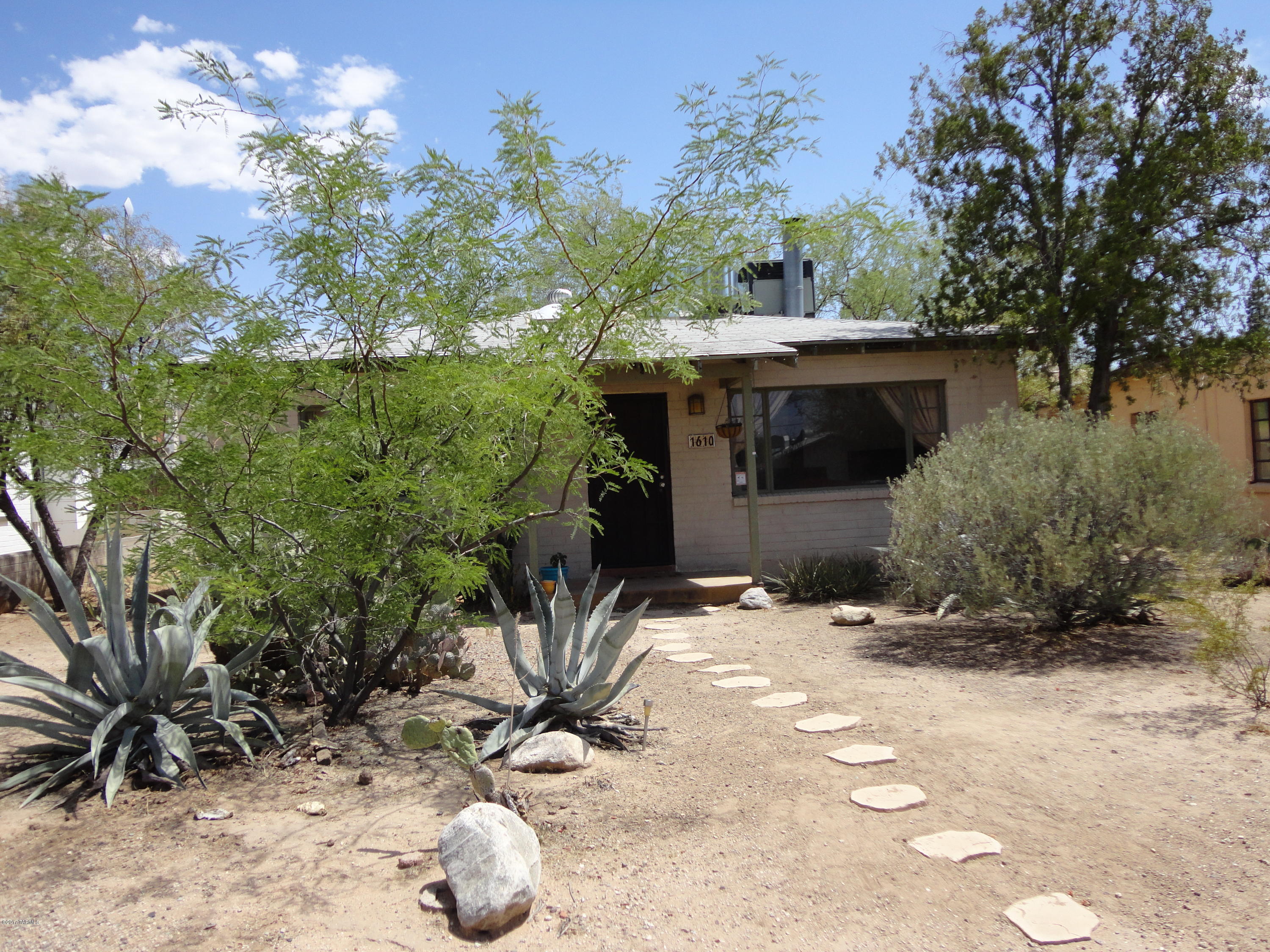 1610 E Waverly Street