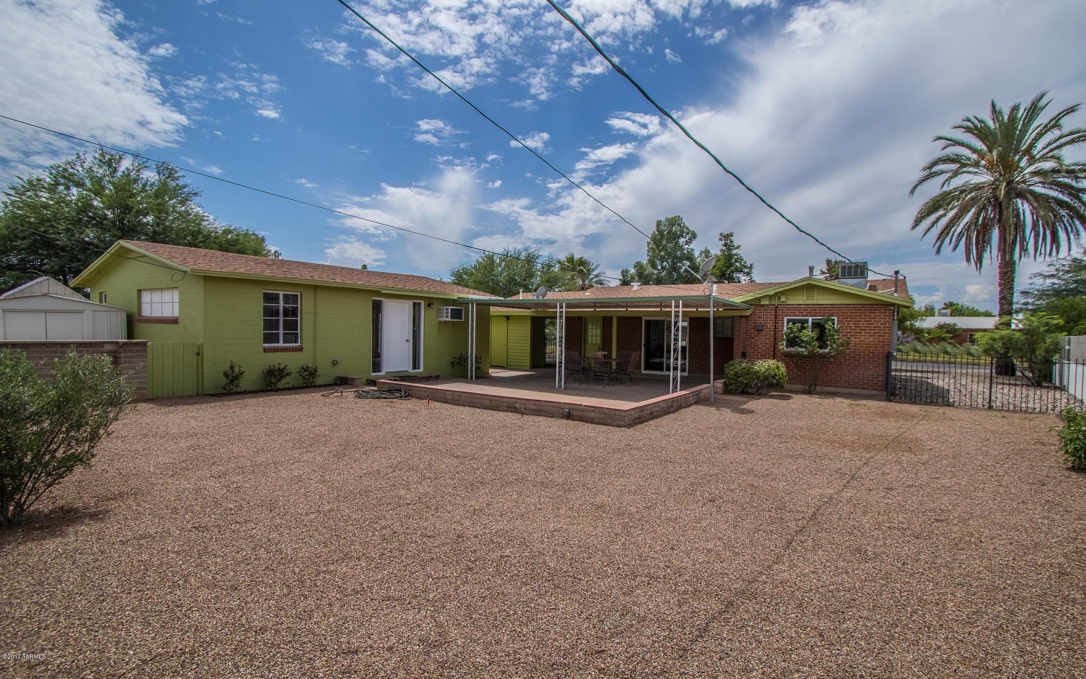 908 N Longfellow Avenue