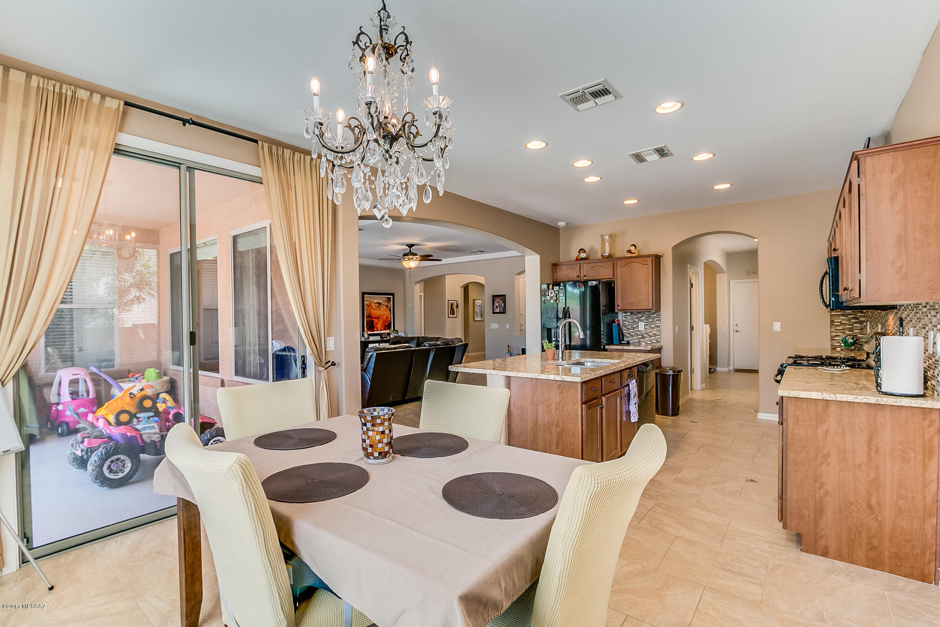 733 W Camino Tunera