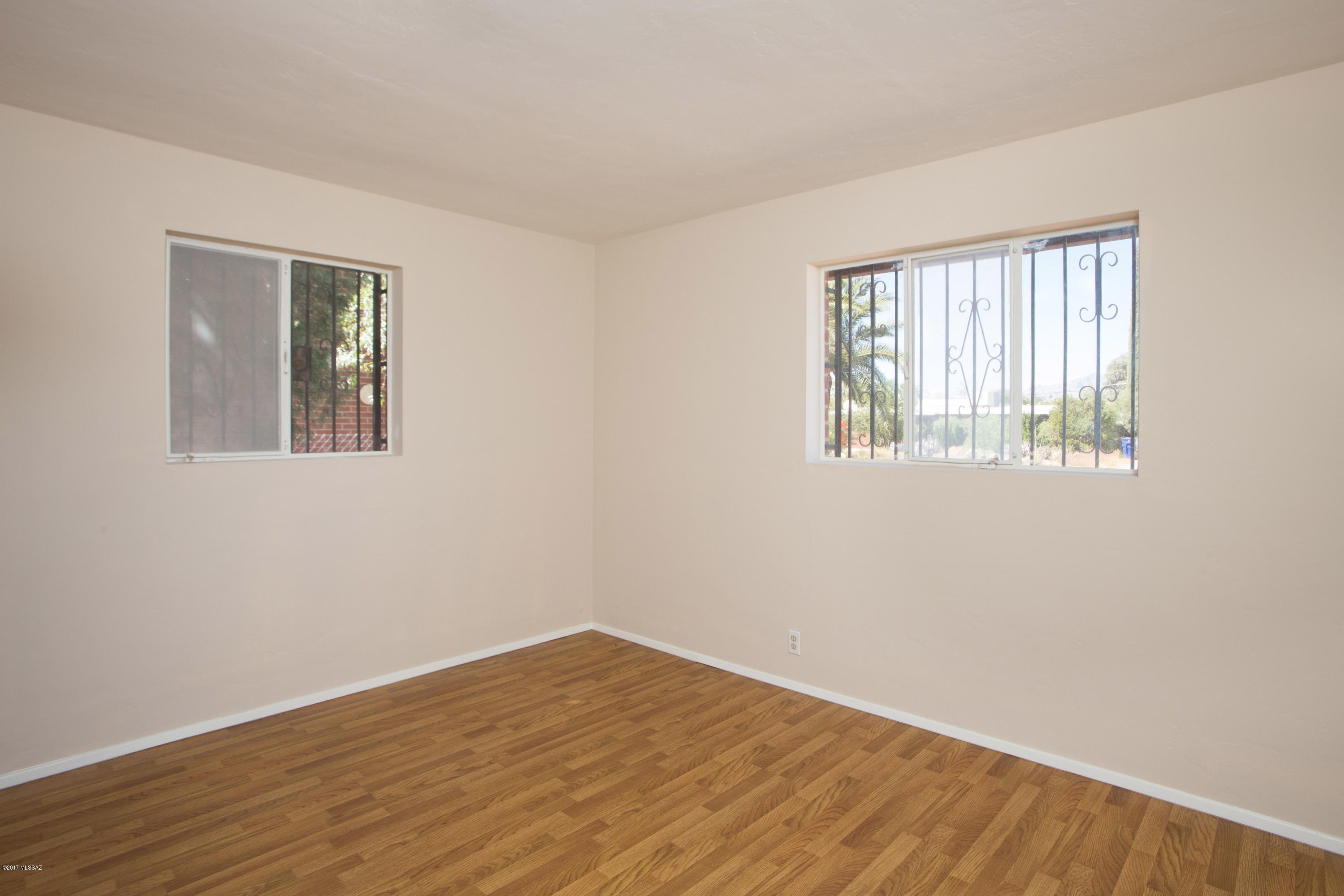6334 E Calle Dened