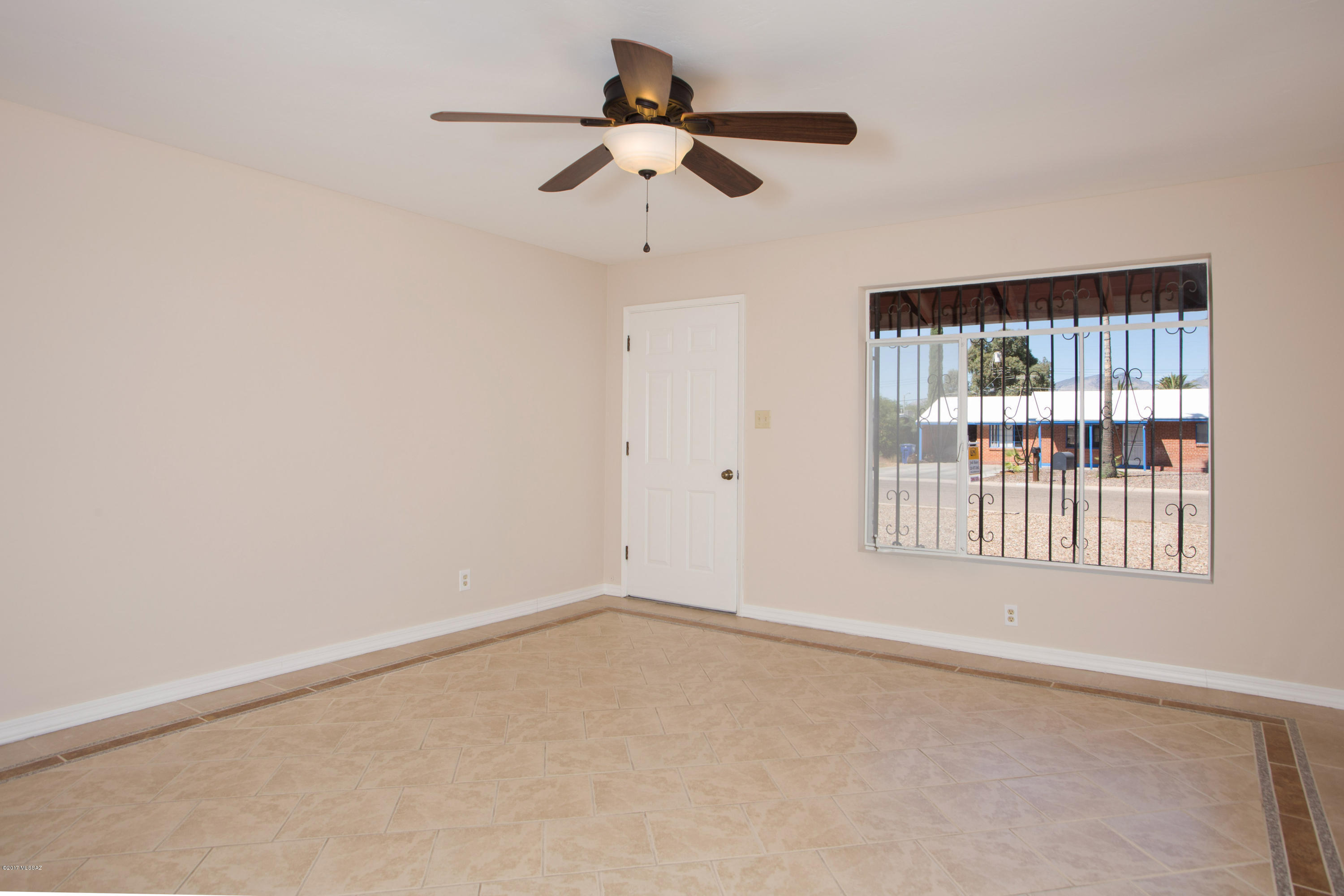 6334 E Calle Dened