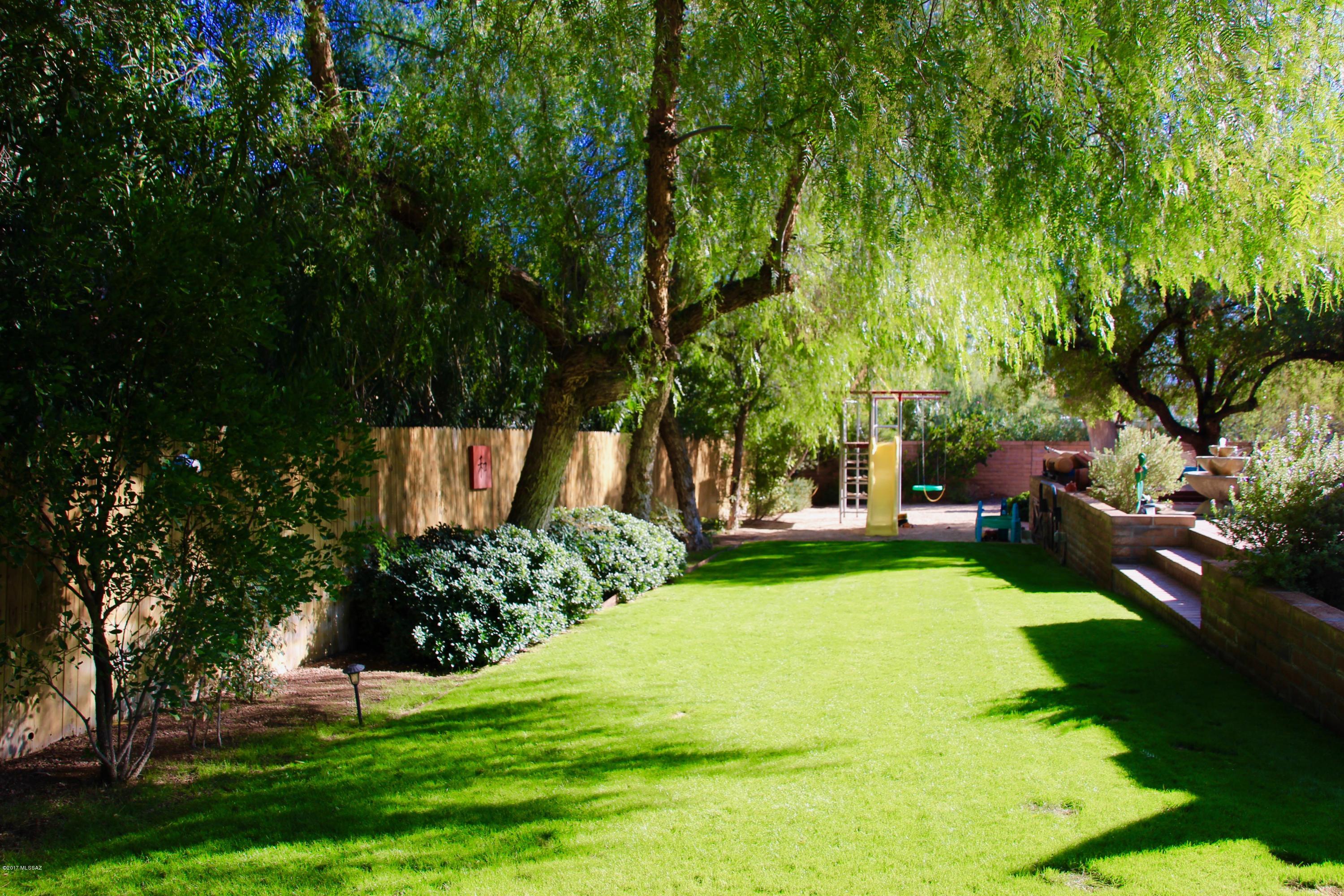 3761 E Calle de Soto