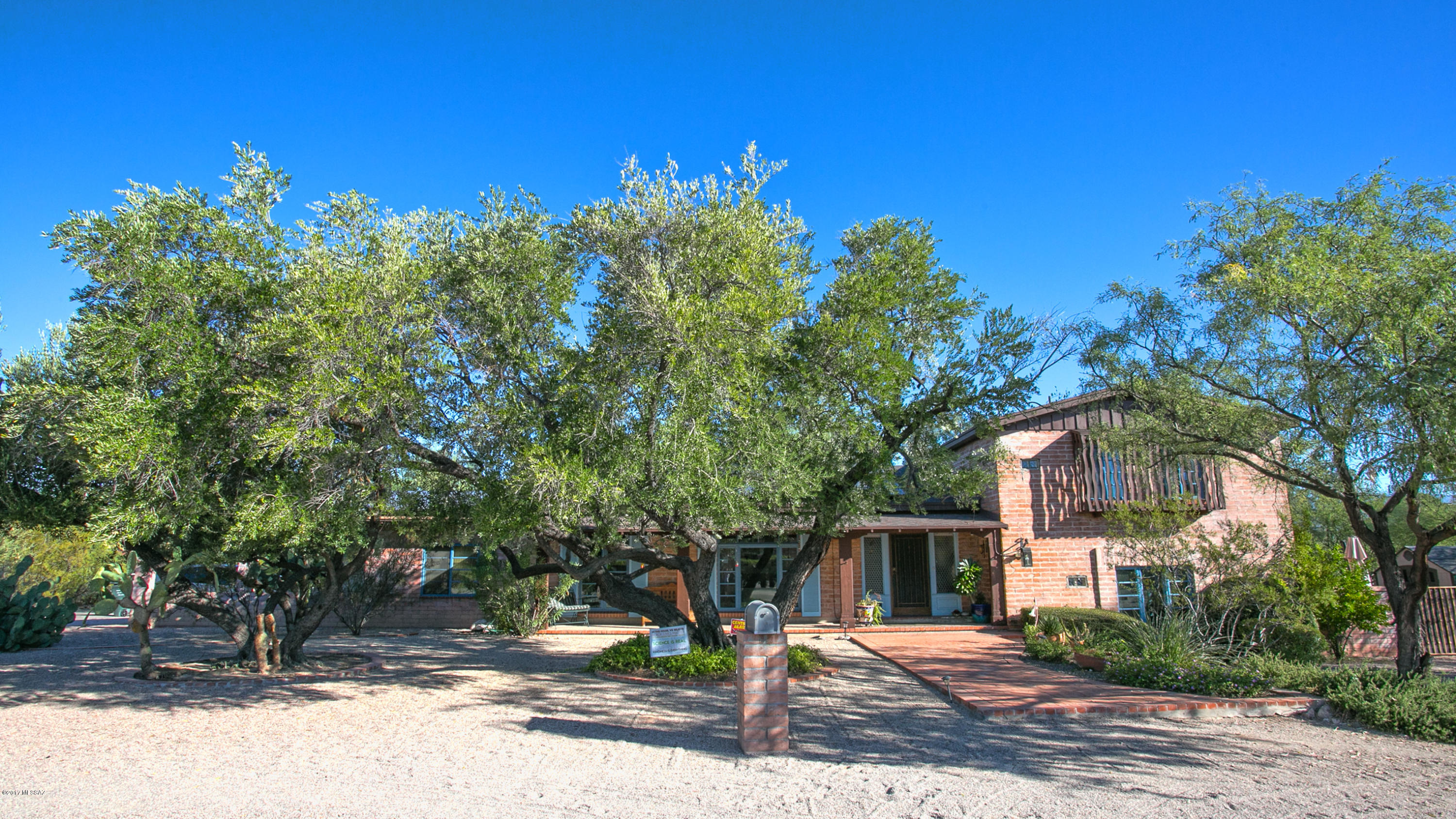 3761 E Calle de Soto