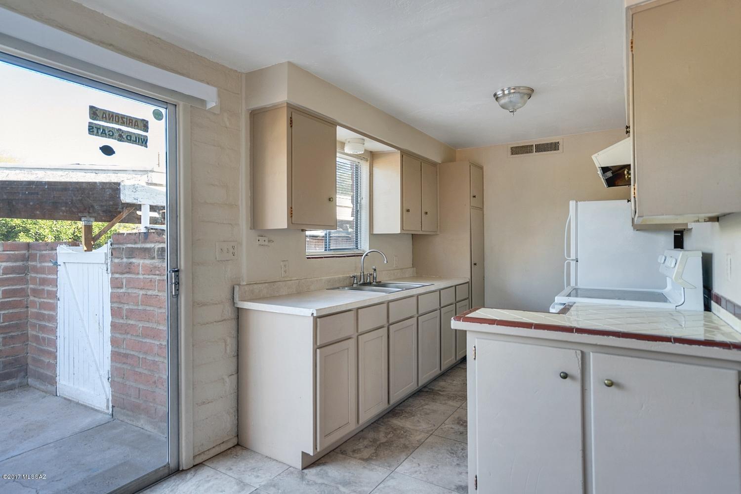 3932-3938 N Park Avenue