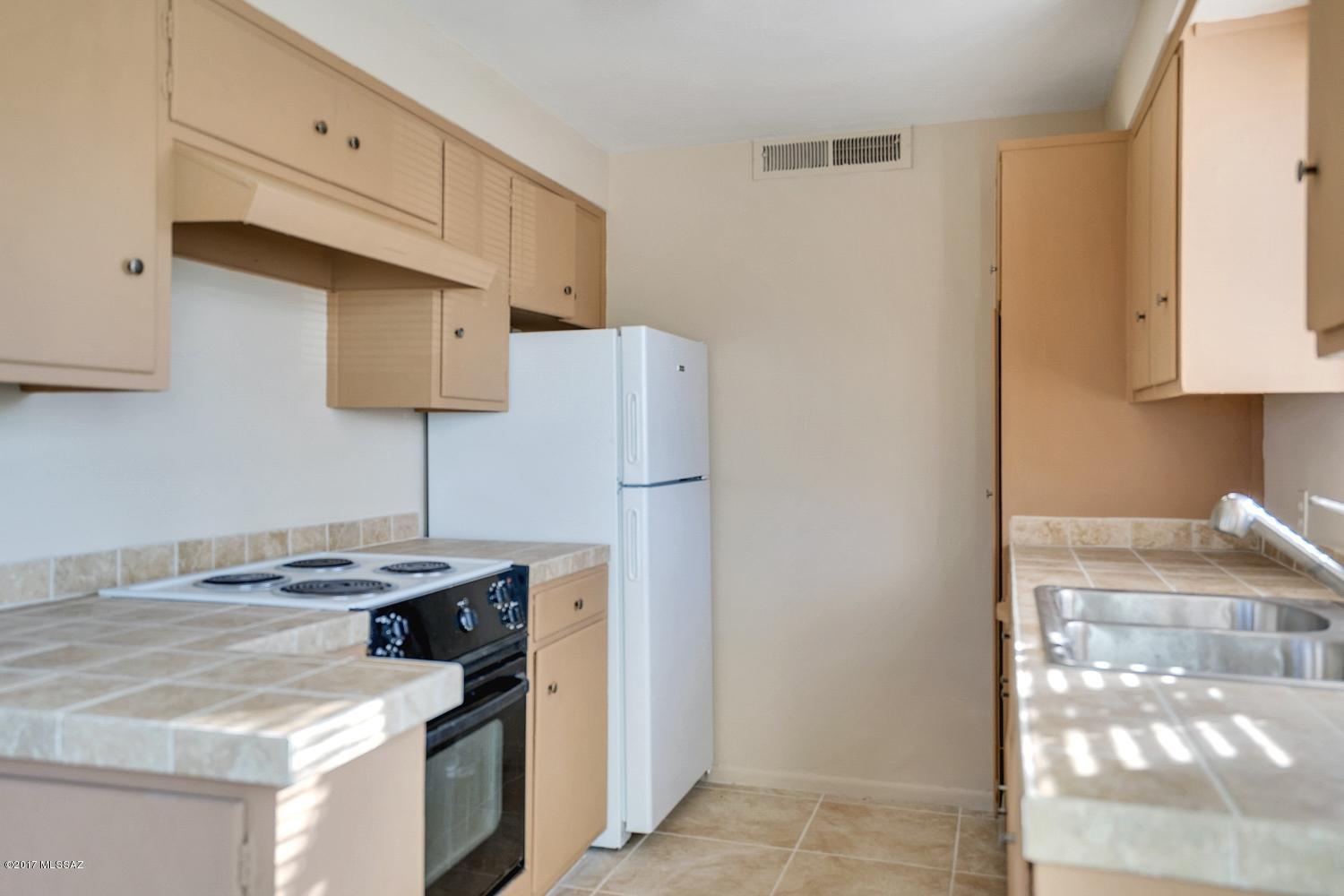 3932-3938 N Park Avenue