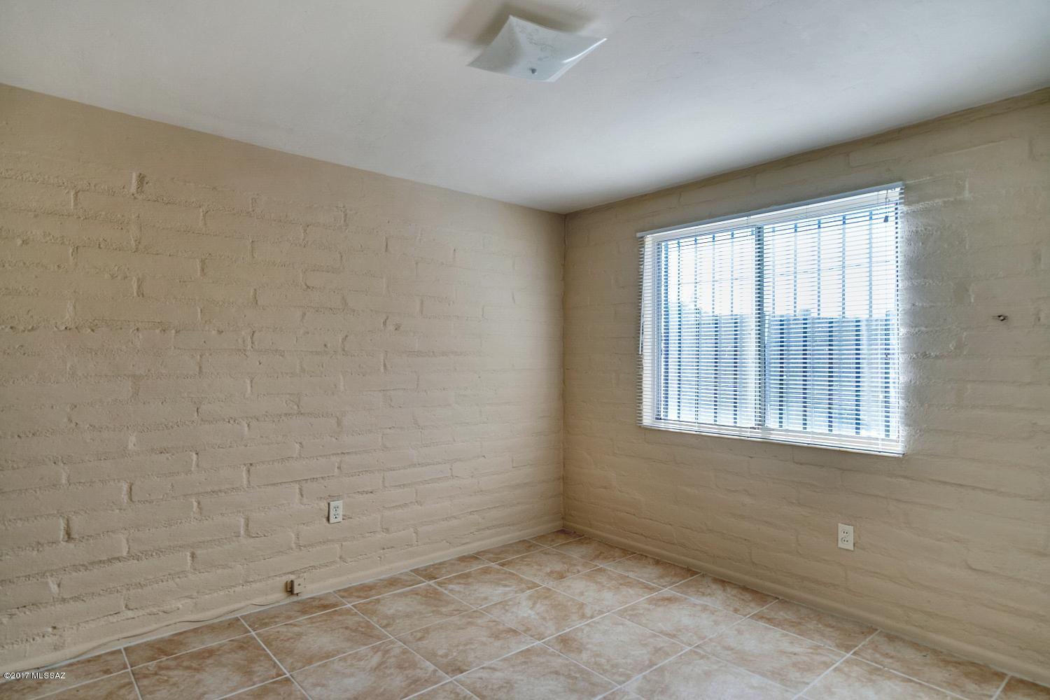 3932-3938 N Park Avenue