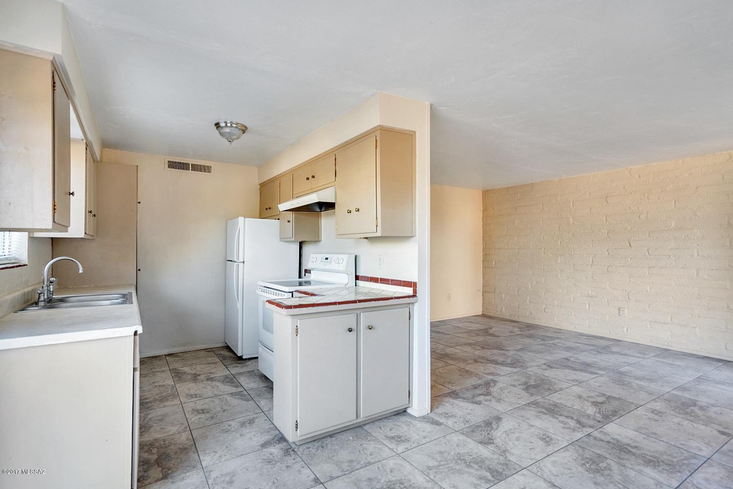 3932-3938 N Park Avenue