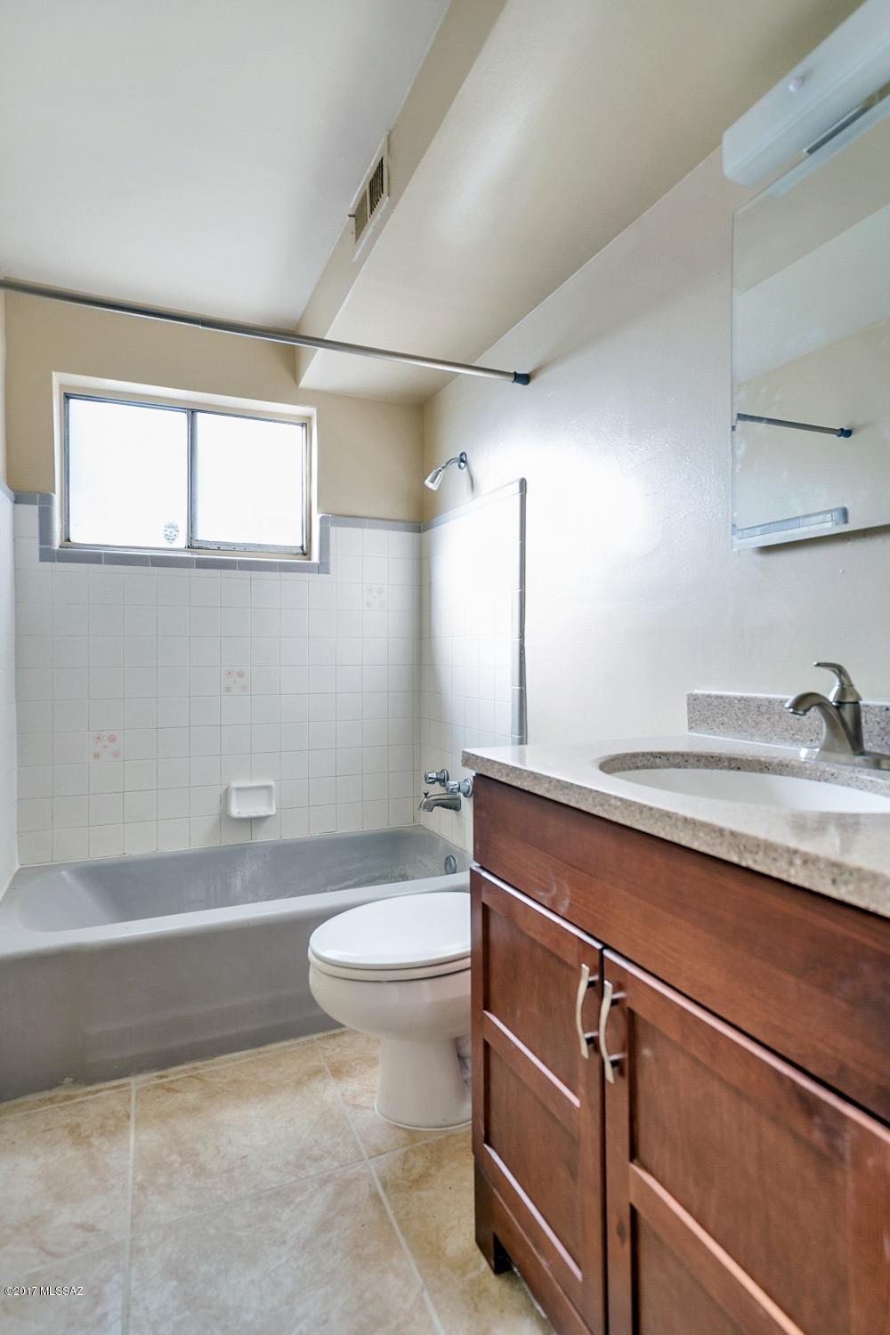 3932-3938 N Park Avenue