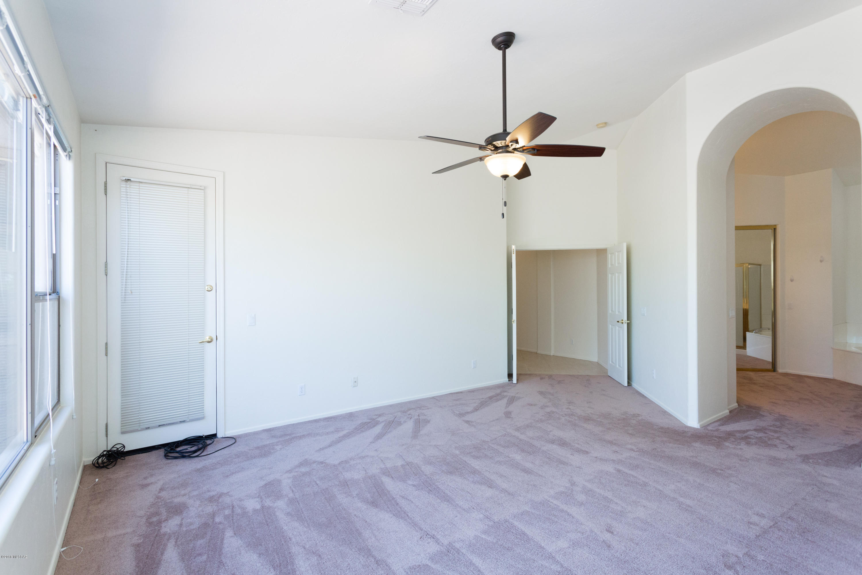 11261 N Twin Spur Court