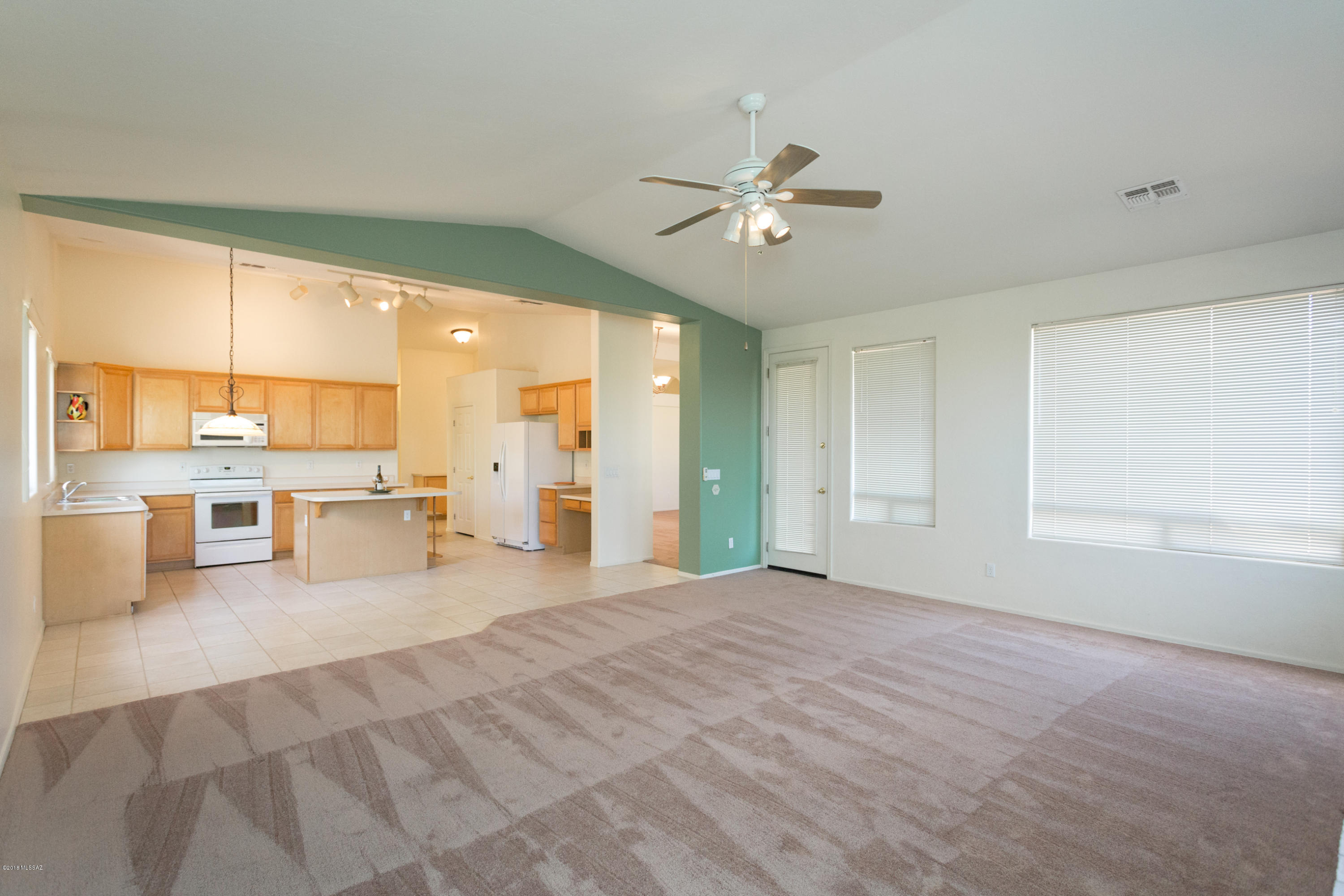 11261 N Twin Spur Court