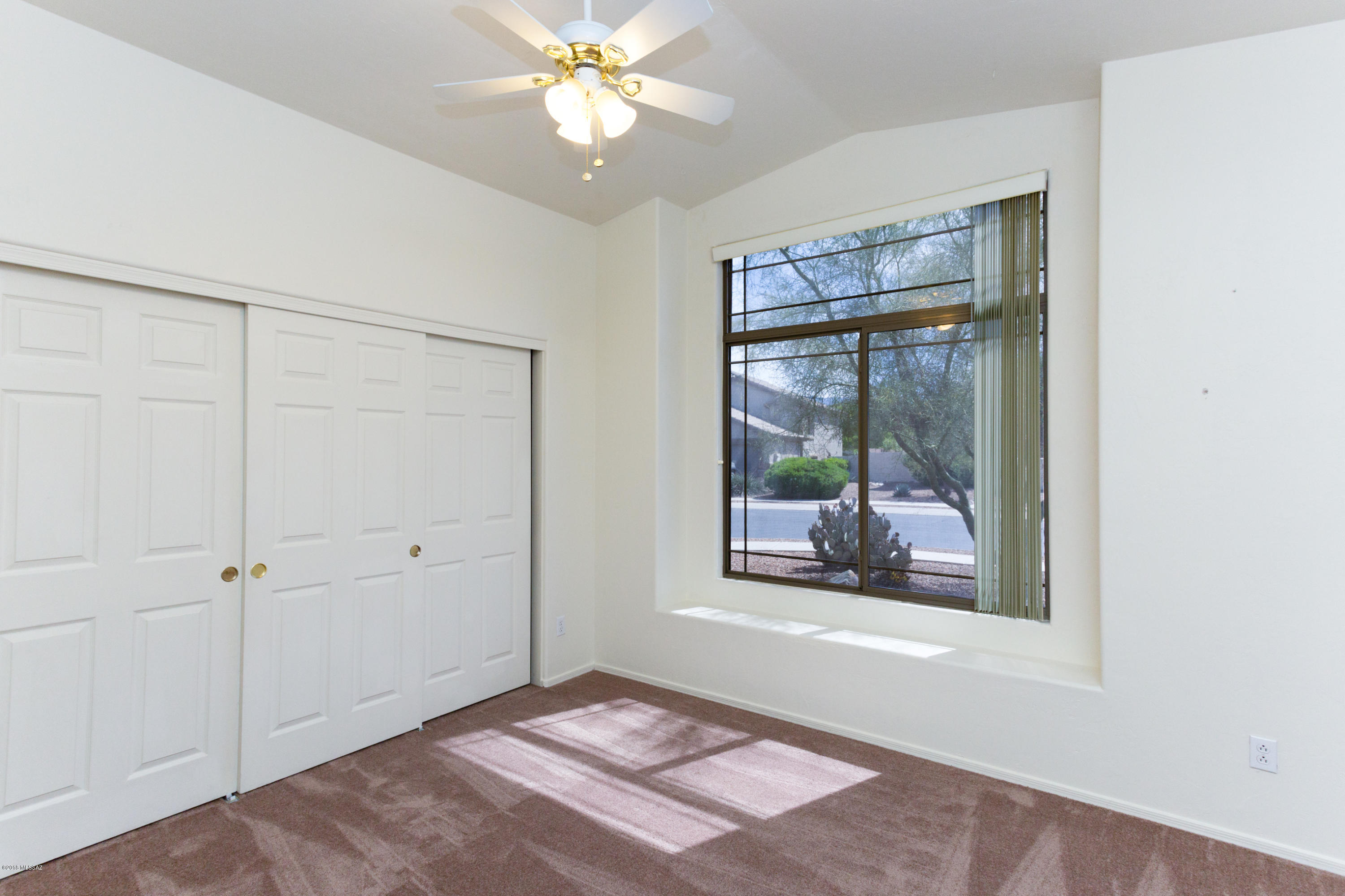 11261 N Twin Spur Court