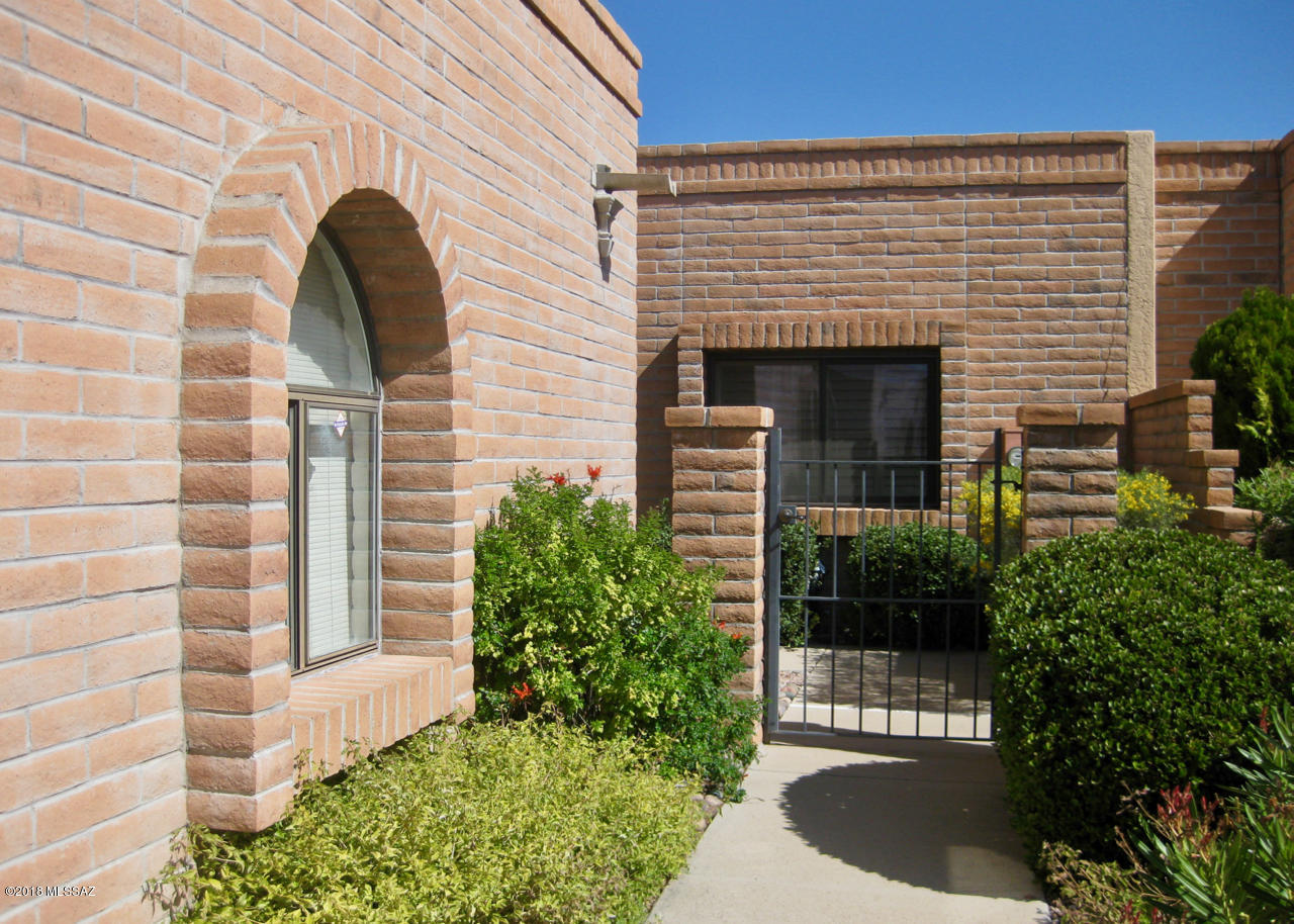 5226 N Via Agrifoglio