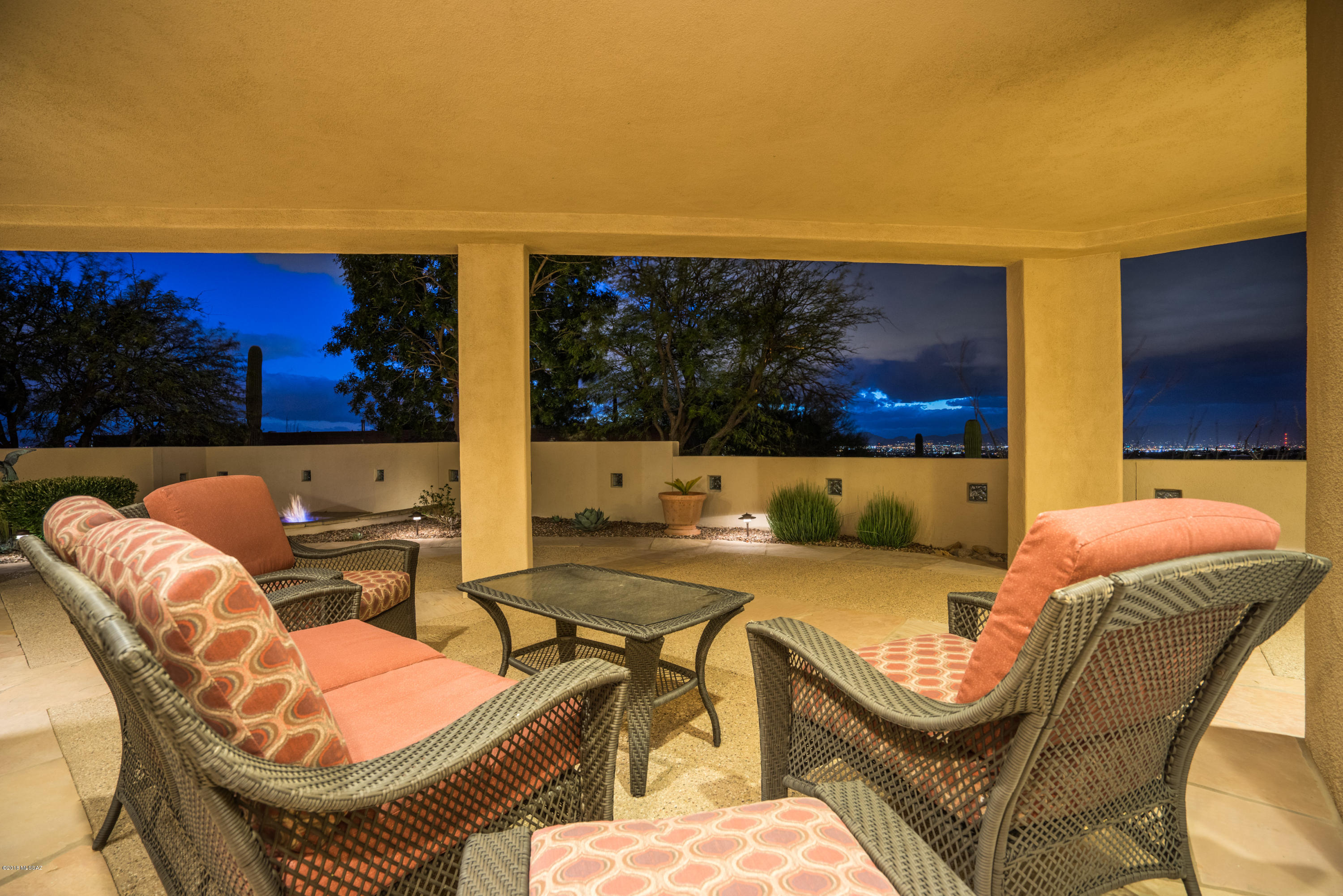 5580 E Paseo Cimarron