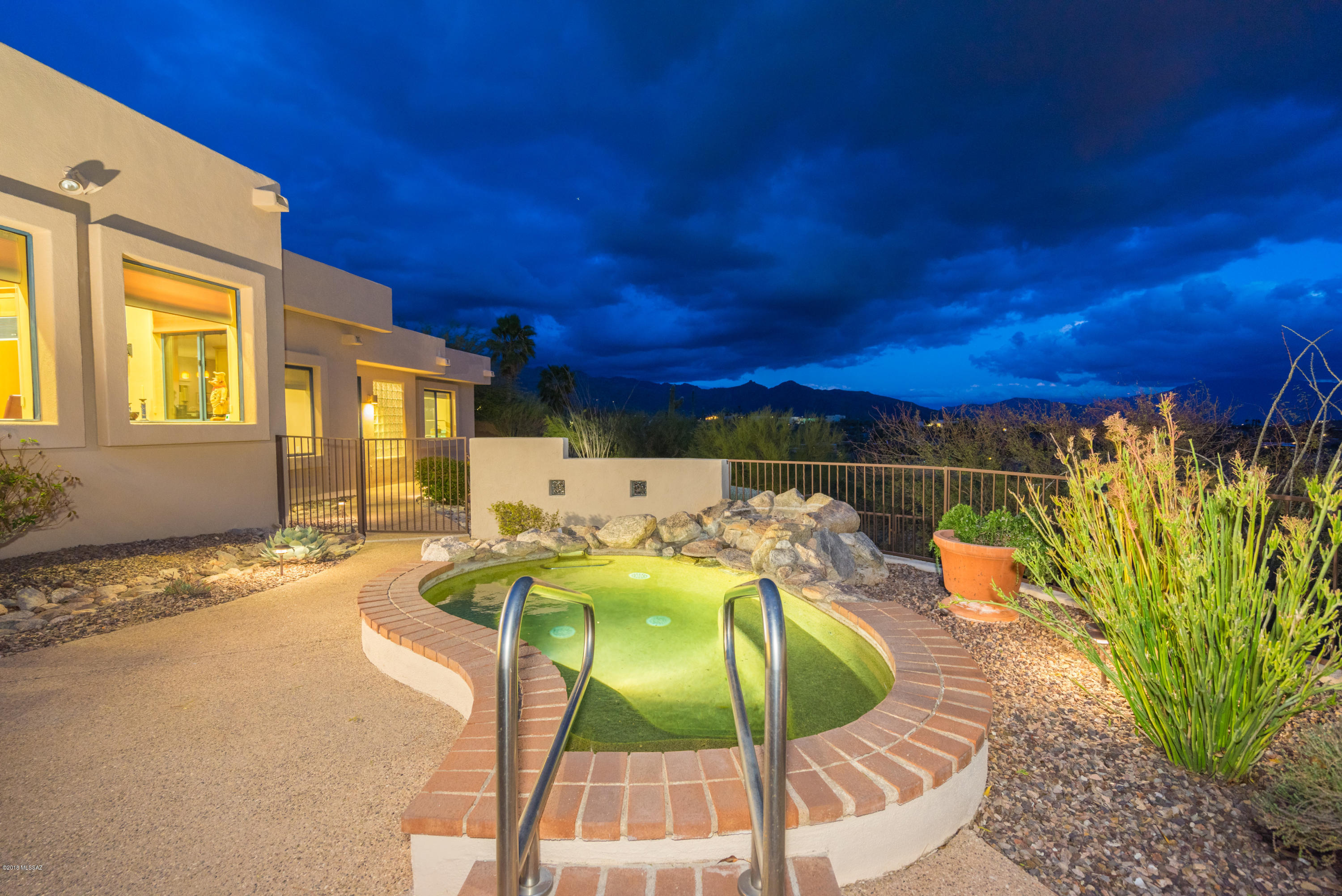 5580 E Paseo Cimarron