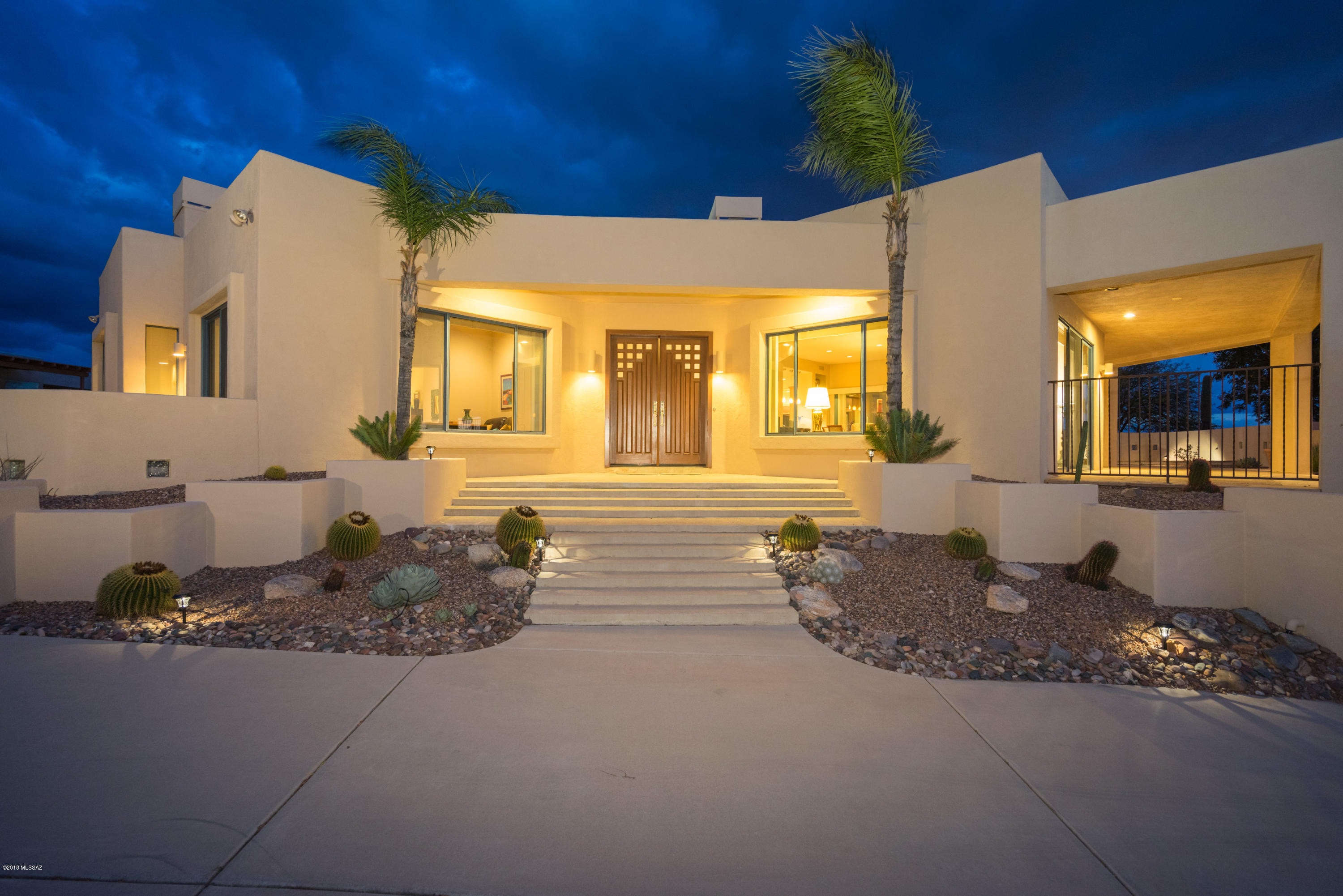 5580 E Paseo Cimarron