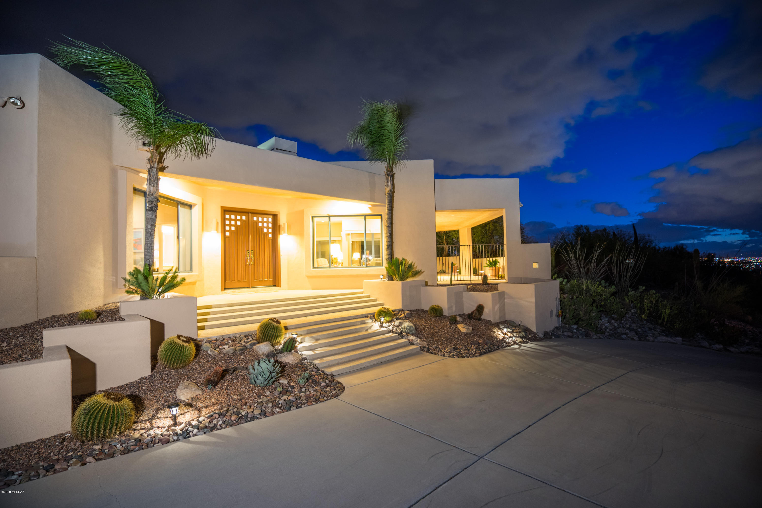 5580 E Paseo Cimarron