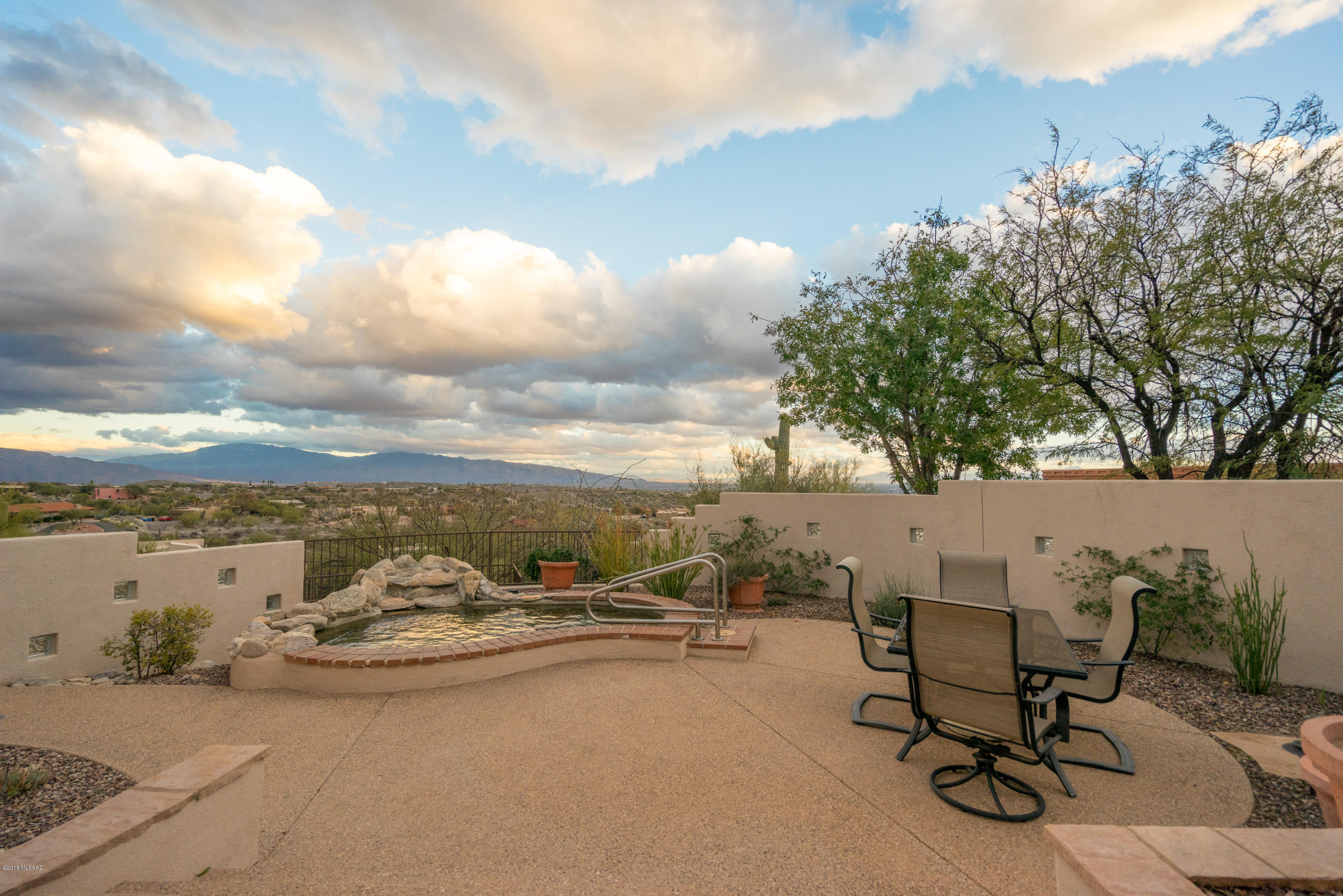5580 E Paseo Cimarron